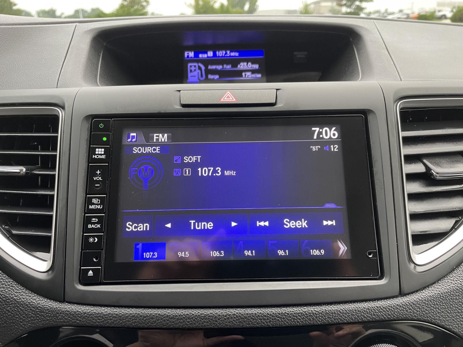 Vehicle photo 25