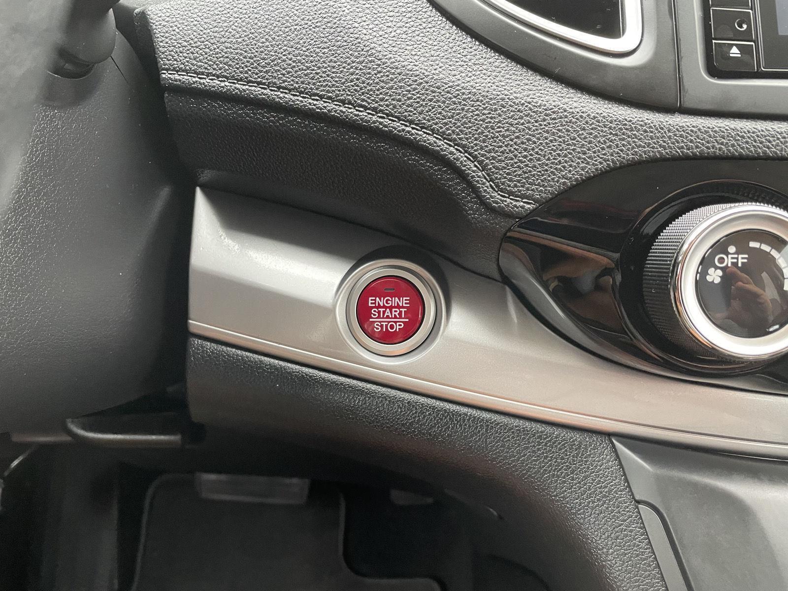 Vehicle photo 26