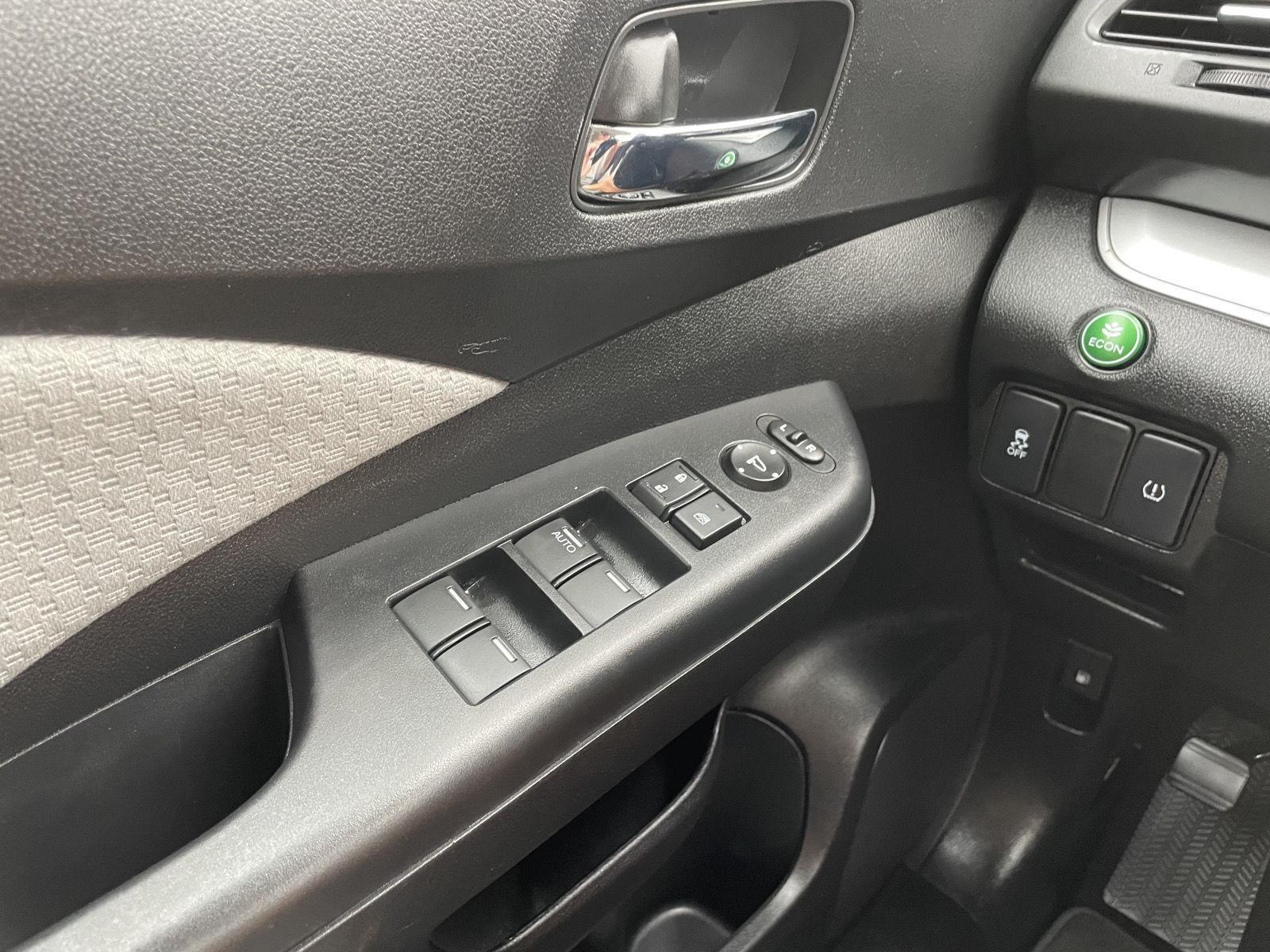 Vehicle photo 29