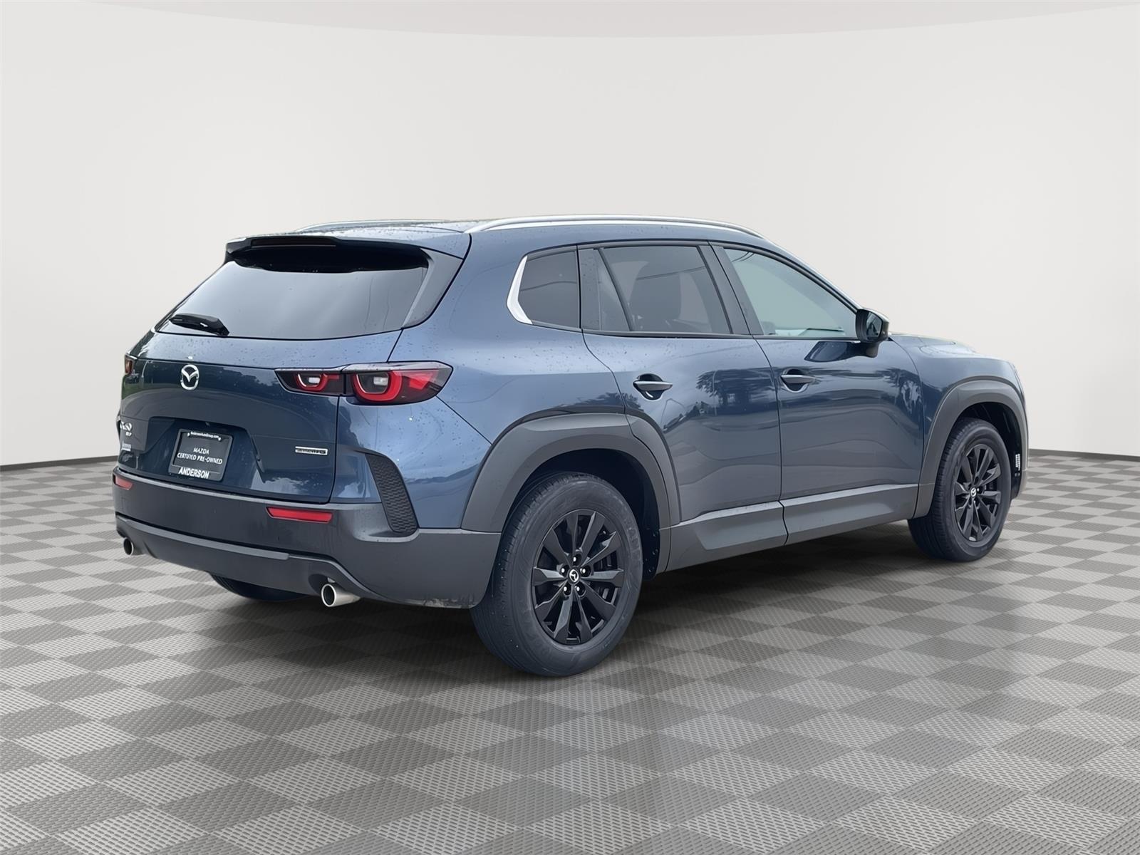 Vehicle photo 7