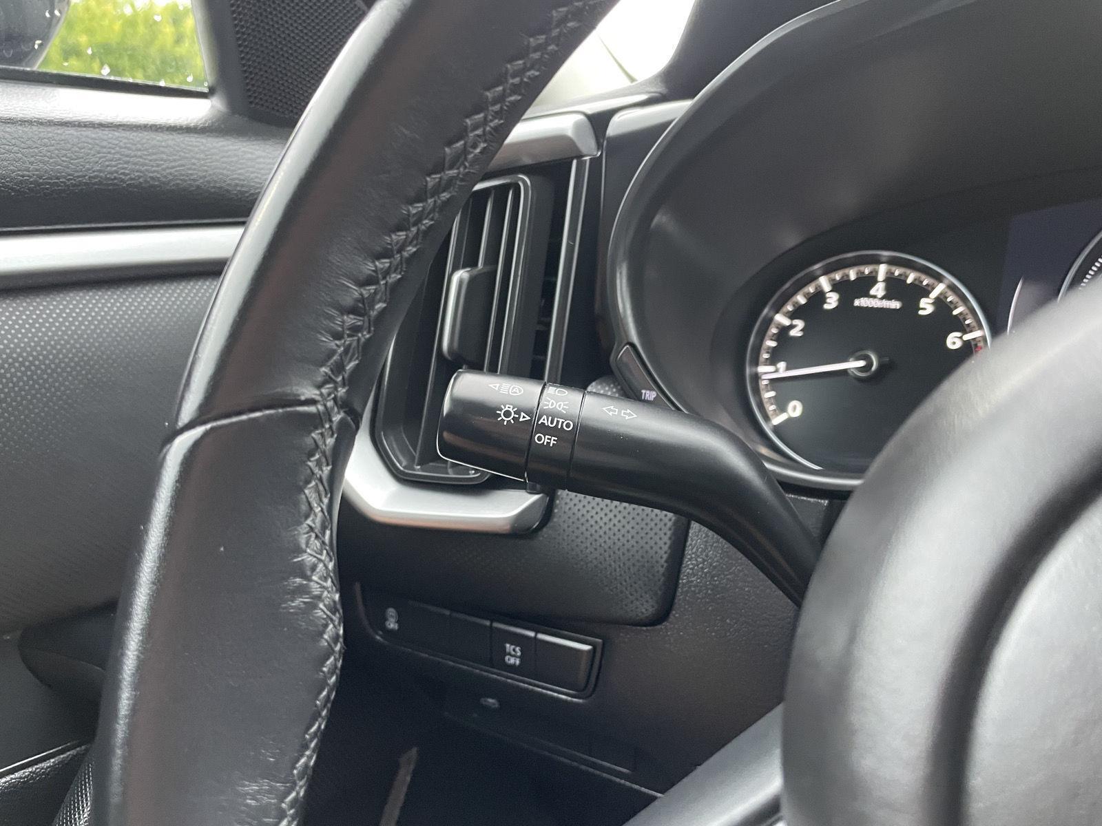Vehicle photo 16
