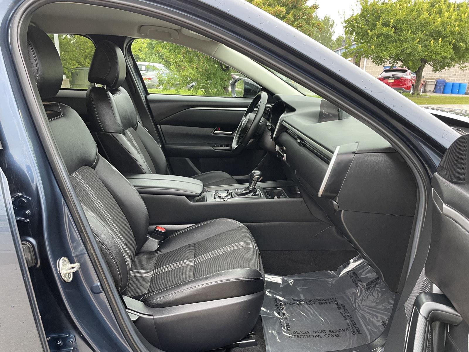 Vehicle photo 19