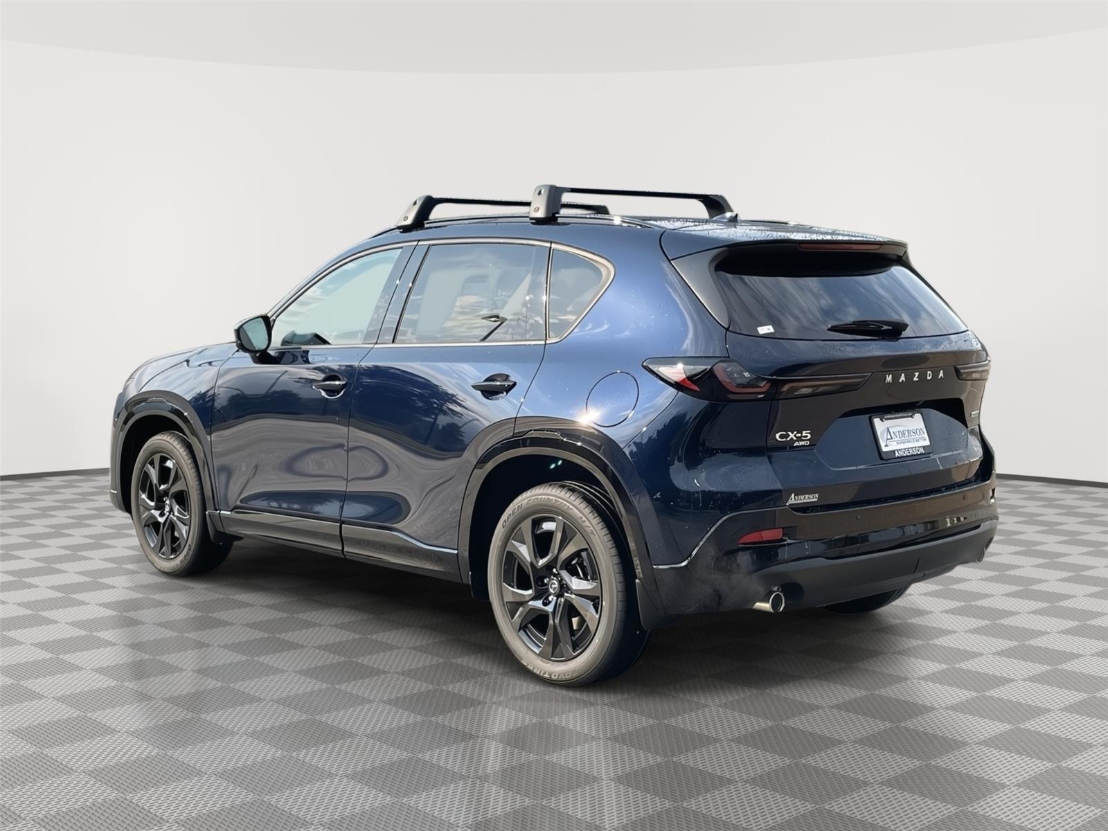 Vehicle photo 9