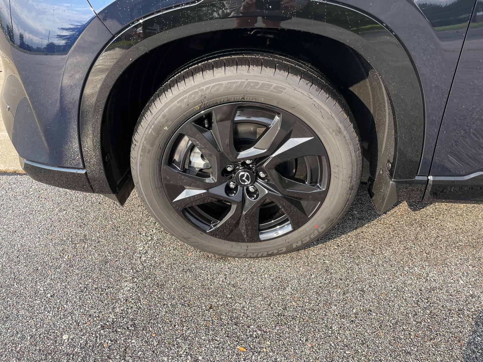 Vehicle photo 10