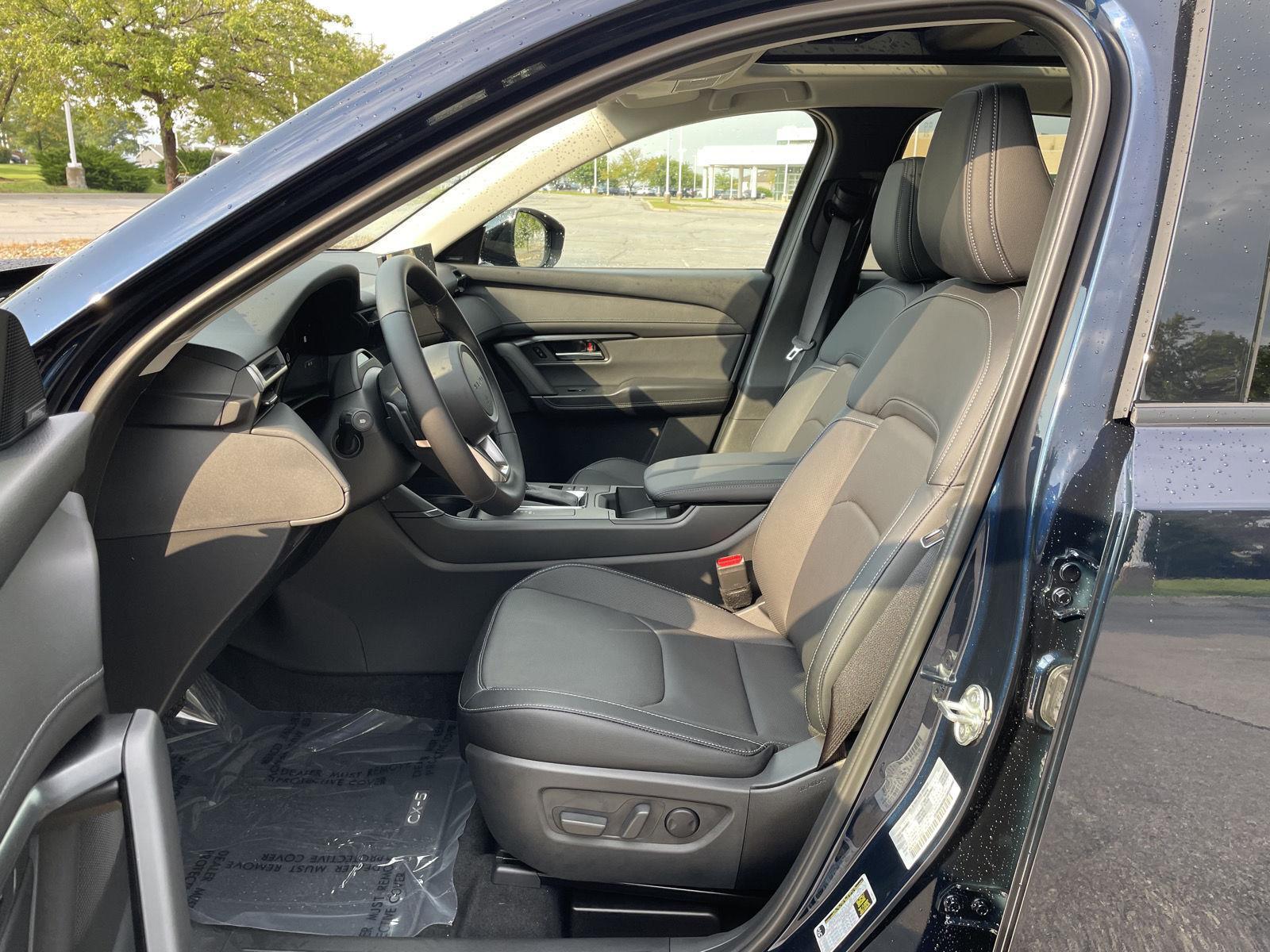 Vehicle photo 16