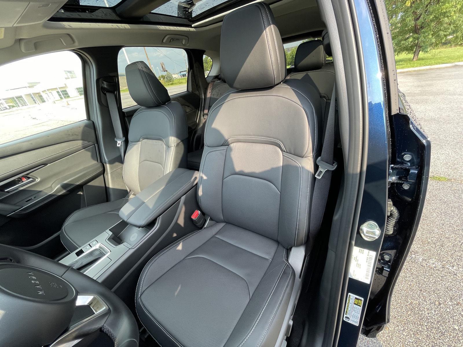Vehicle photo 17