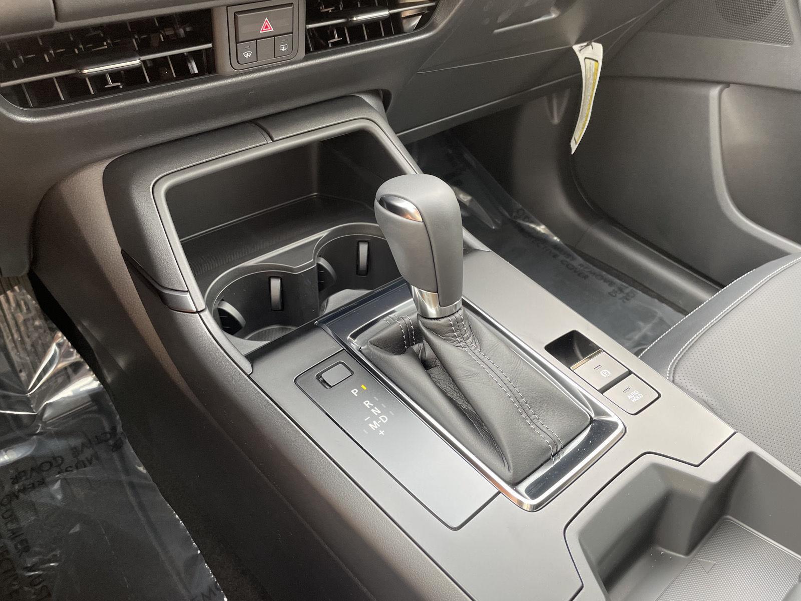 Vehicle photo 29