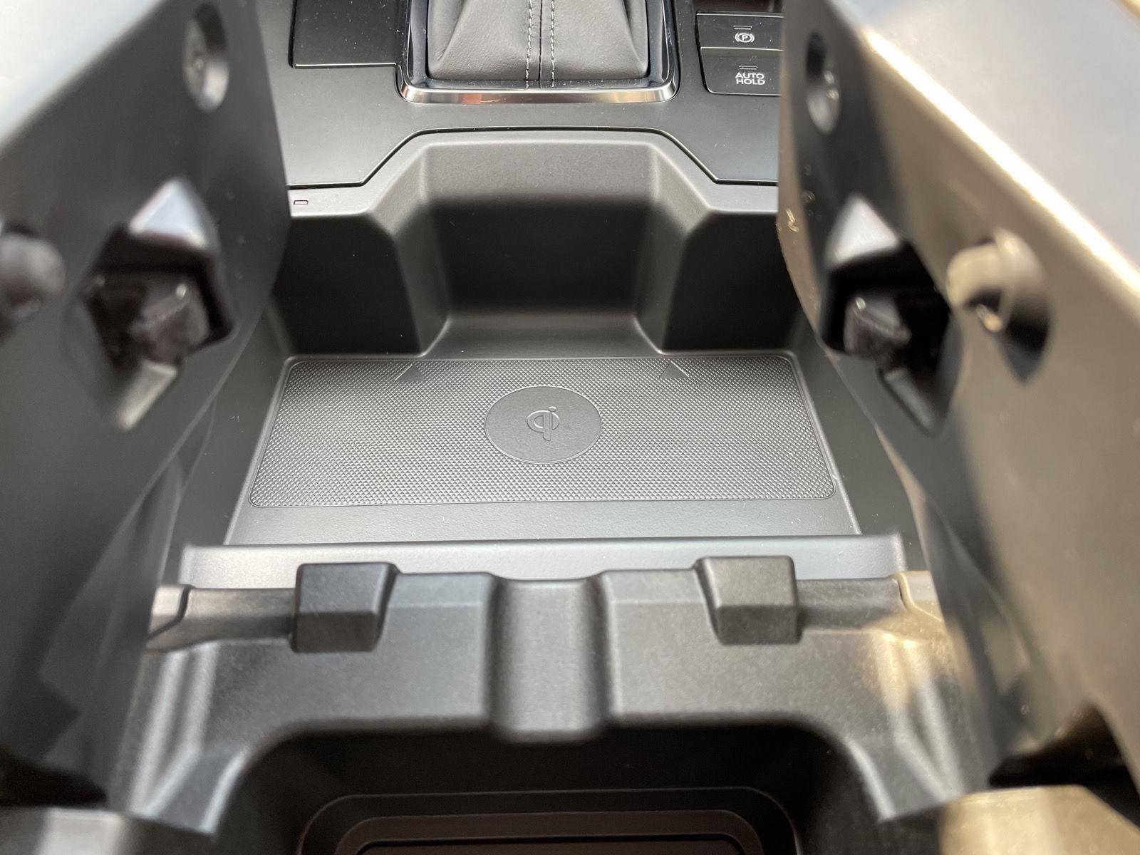 Vehicle photo 30