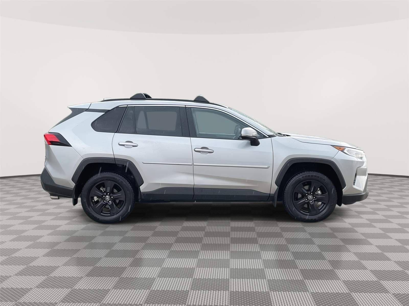 Vehicle photo 6