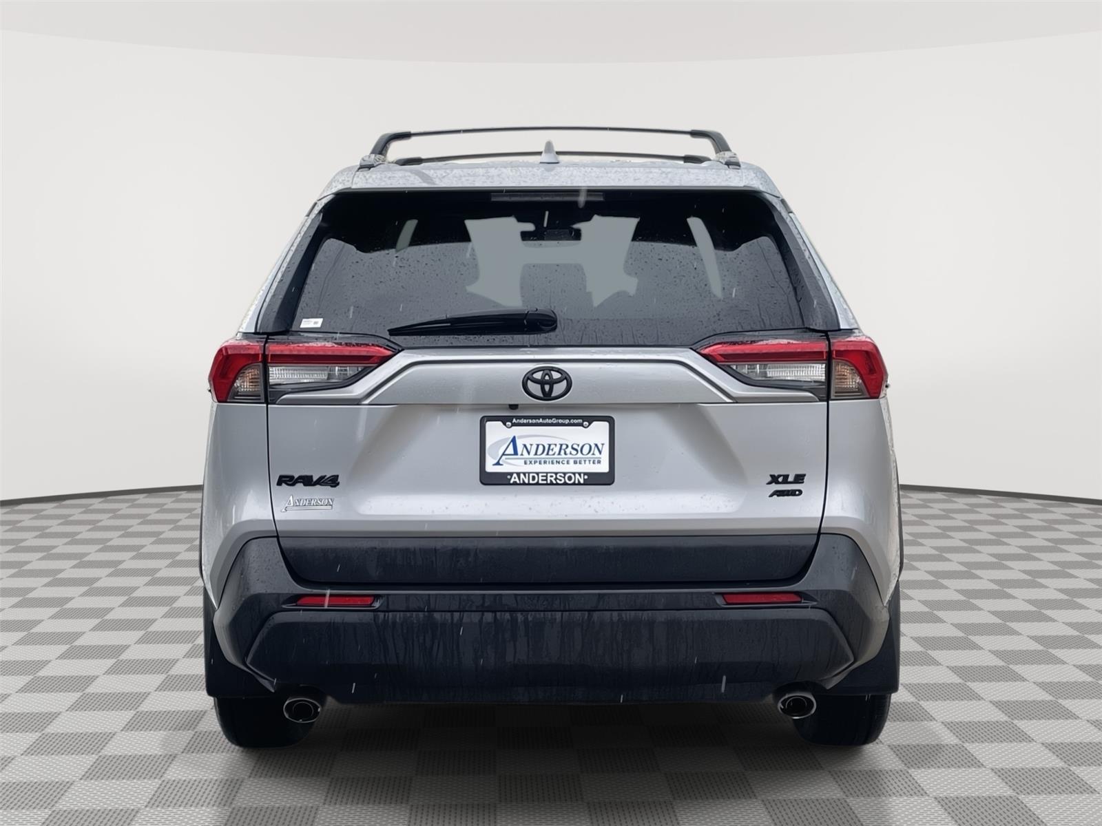 Vehicle photo 8