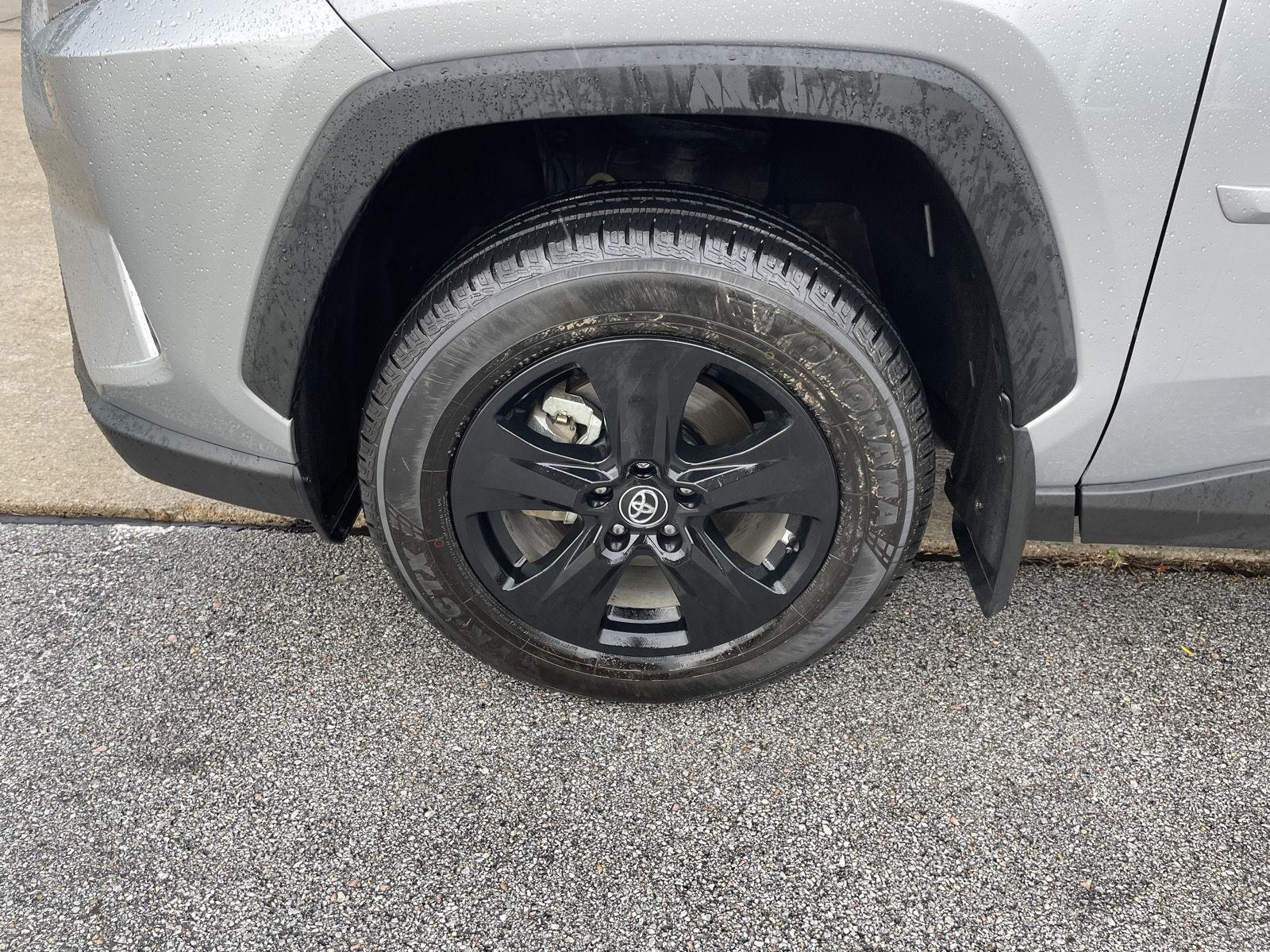 Vehicle photo 10