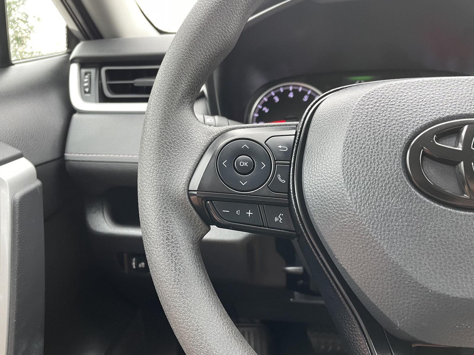 Vehicle photo 13