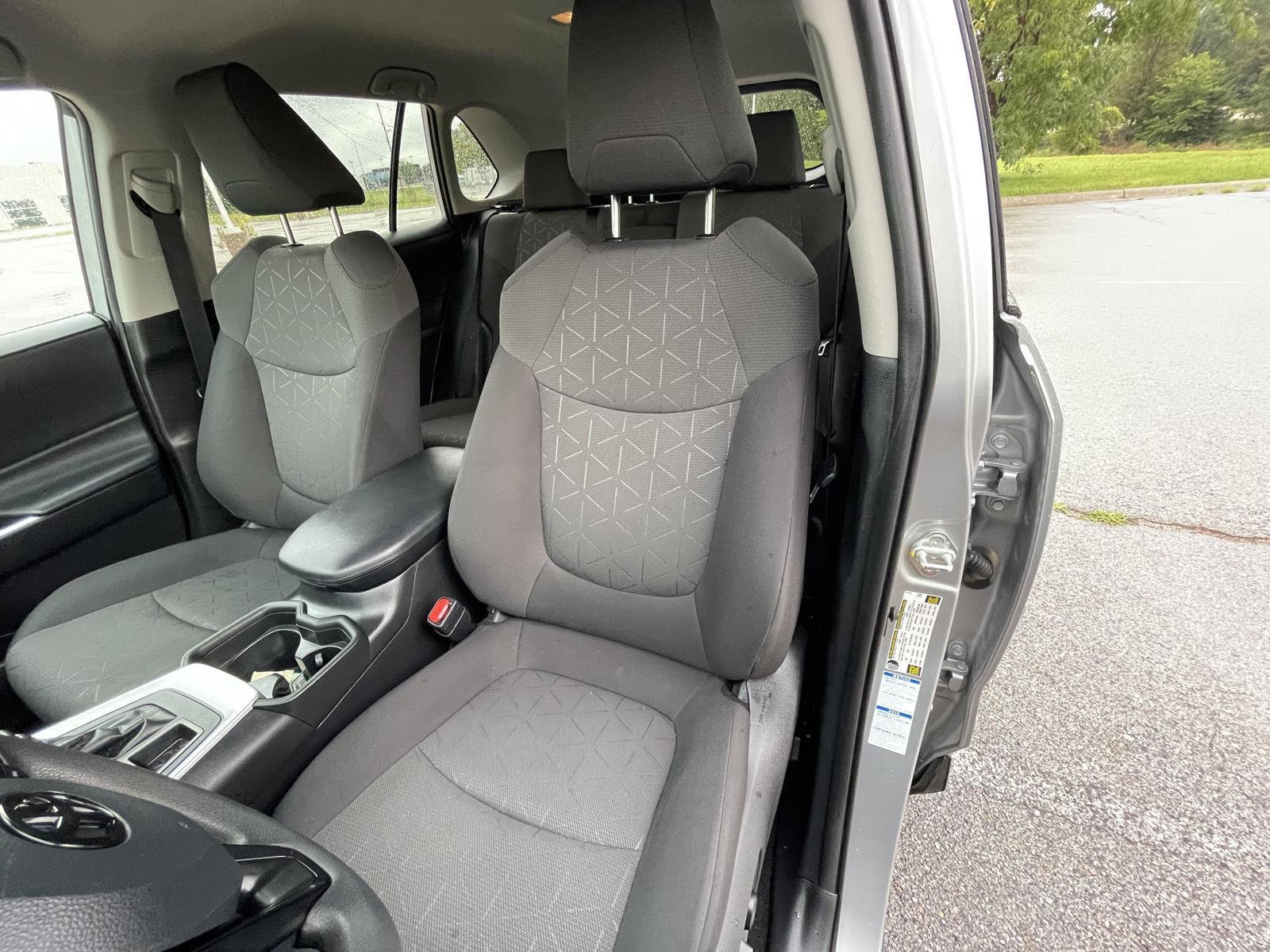 Vehicle photo 18