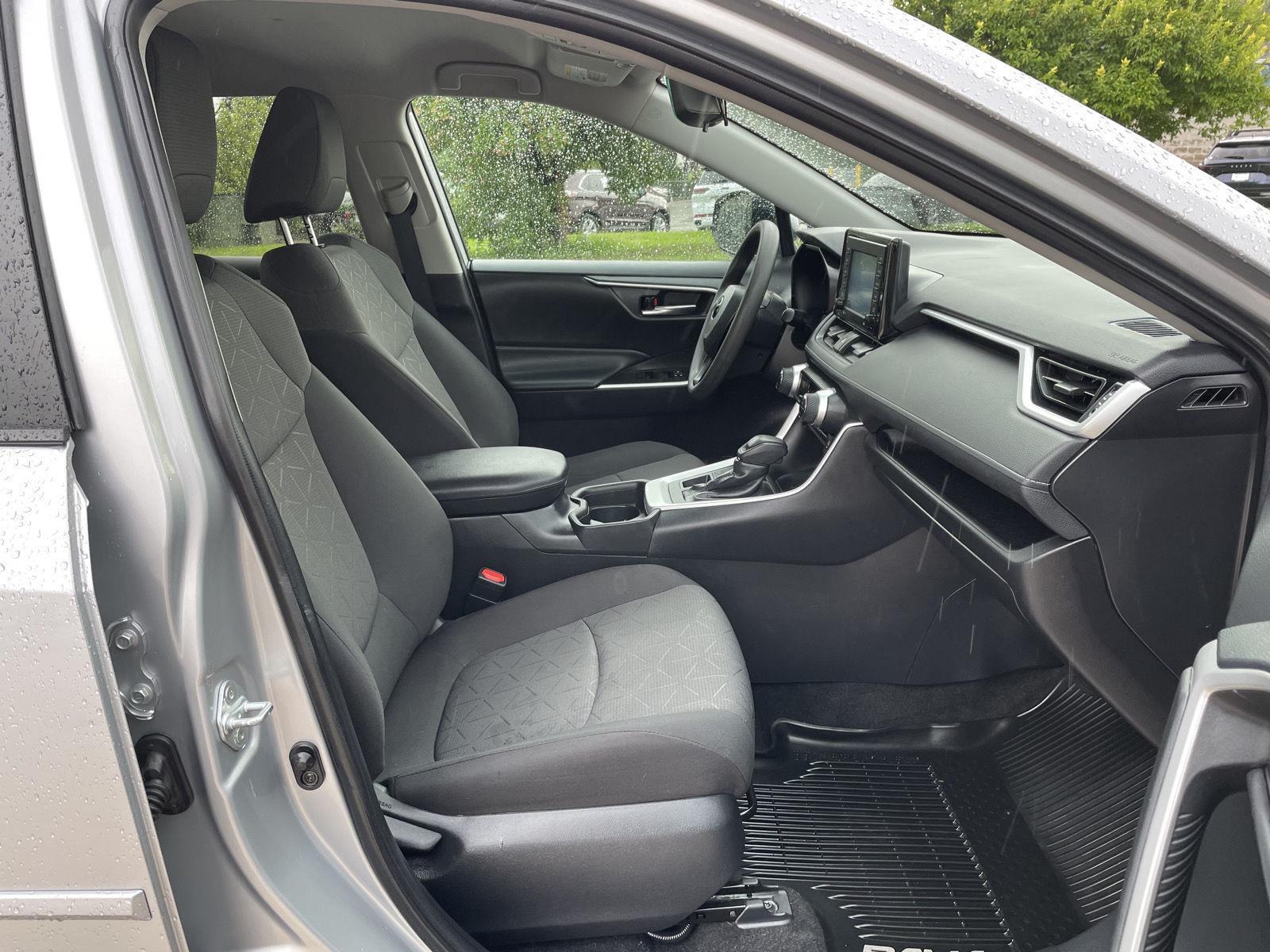 Vehicle photo 19