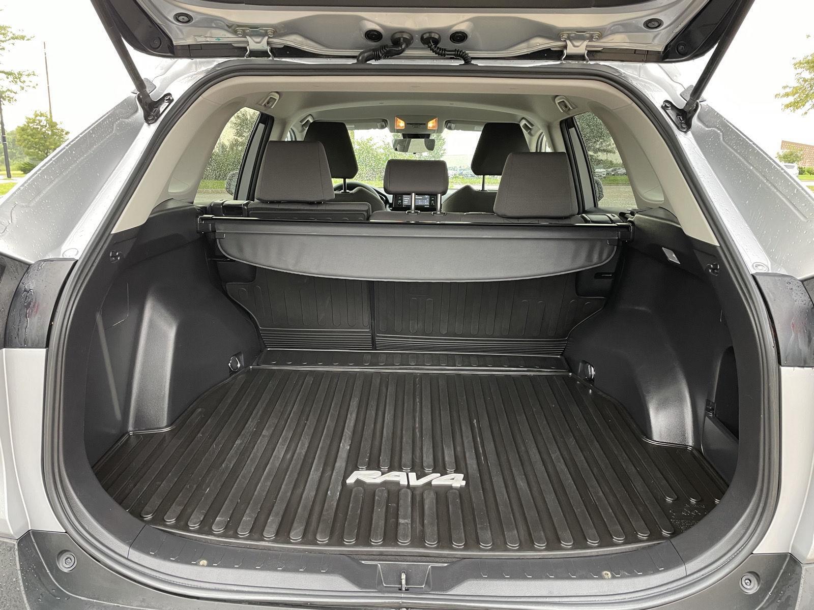 Vehicle photo 32
