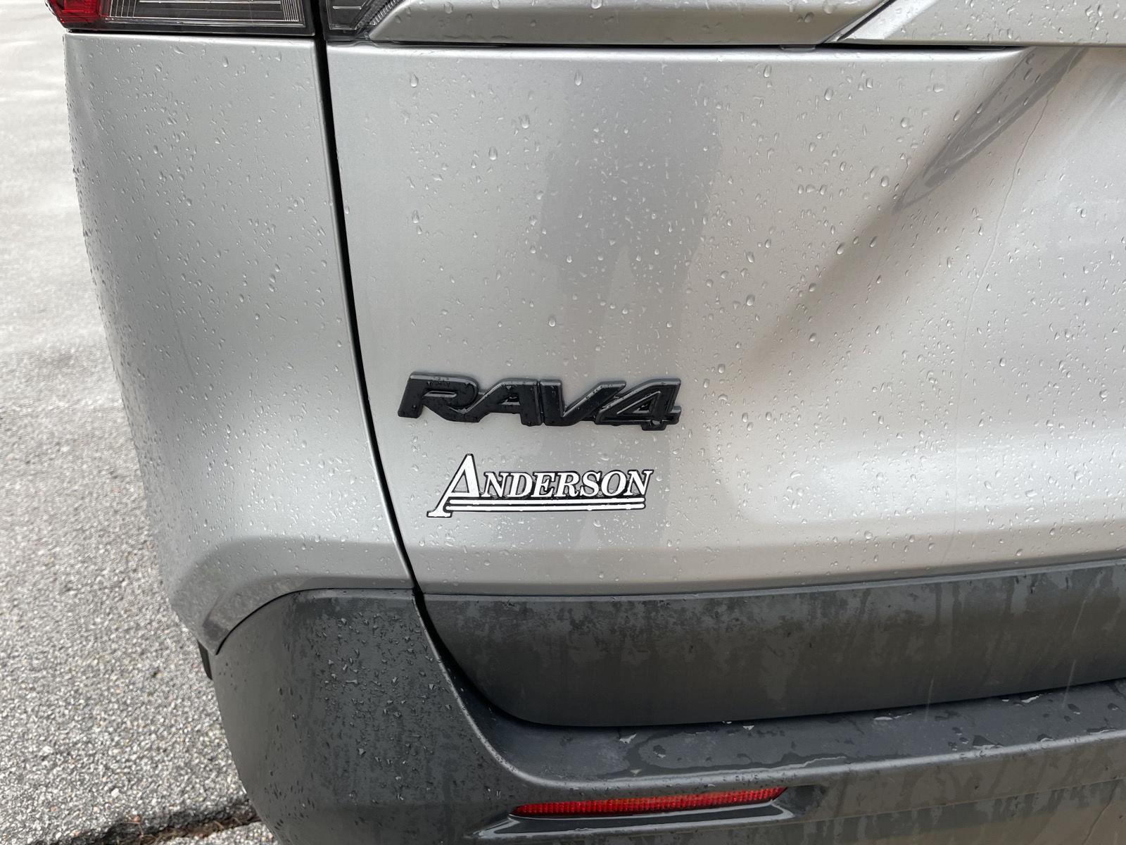 Vehicle photo 33