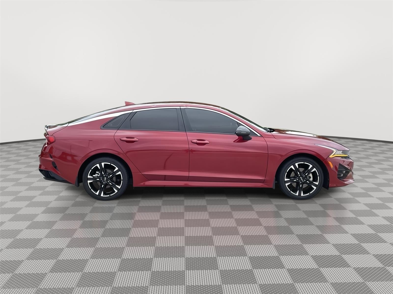 Vehicle photo 6