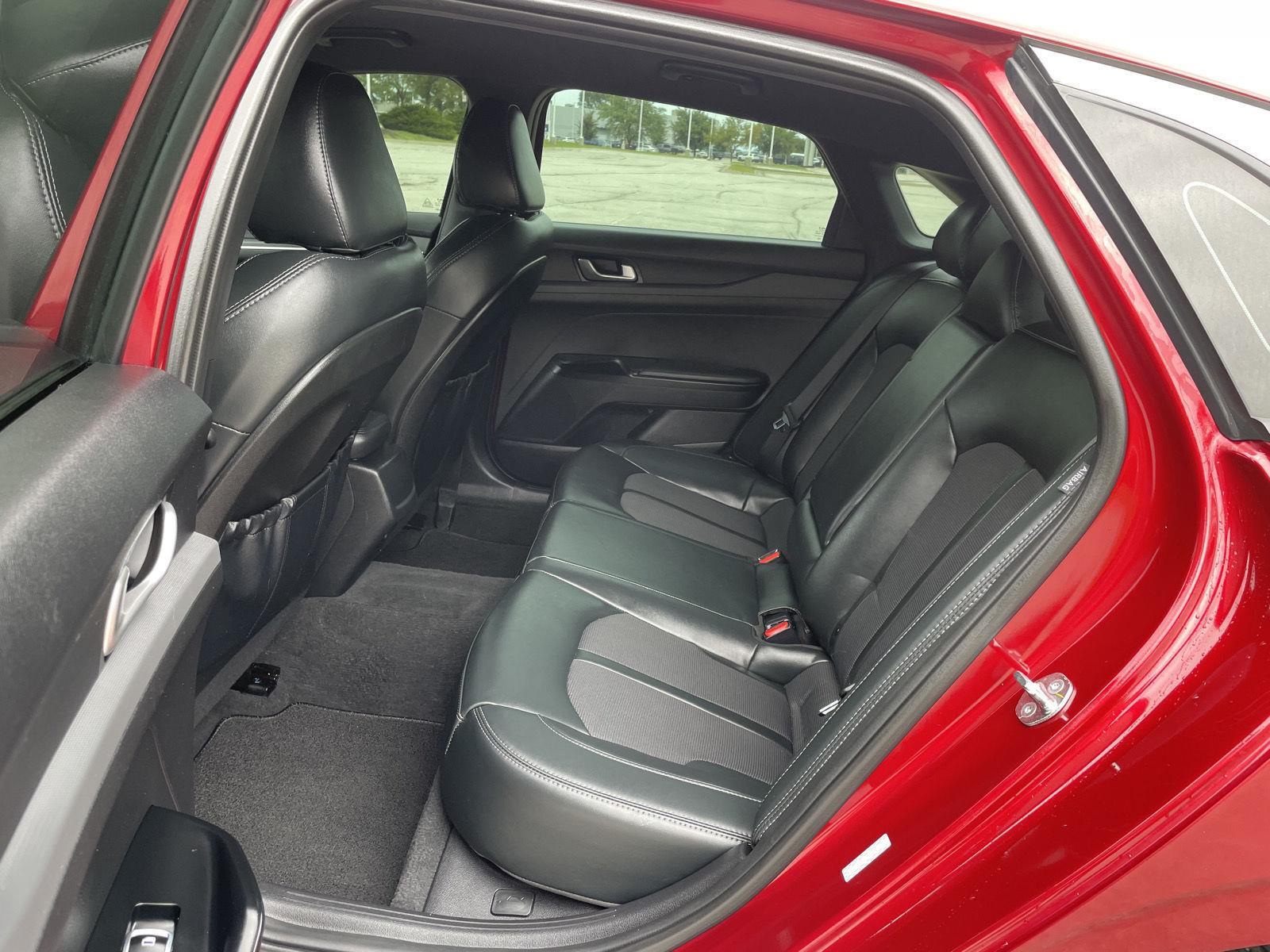 Vehicle photo 18