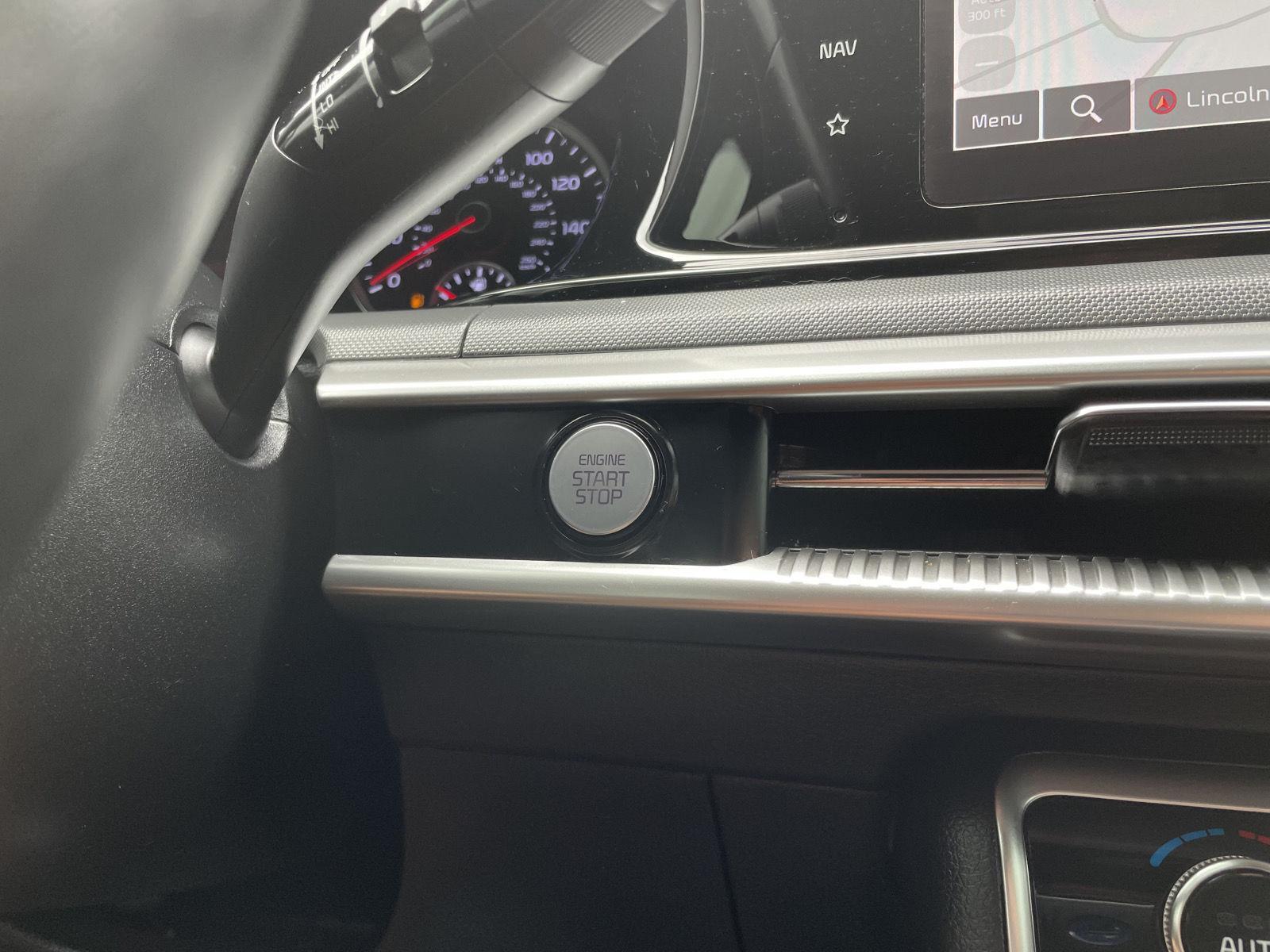 Vehicle photo 23