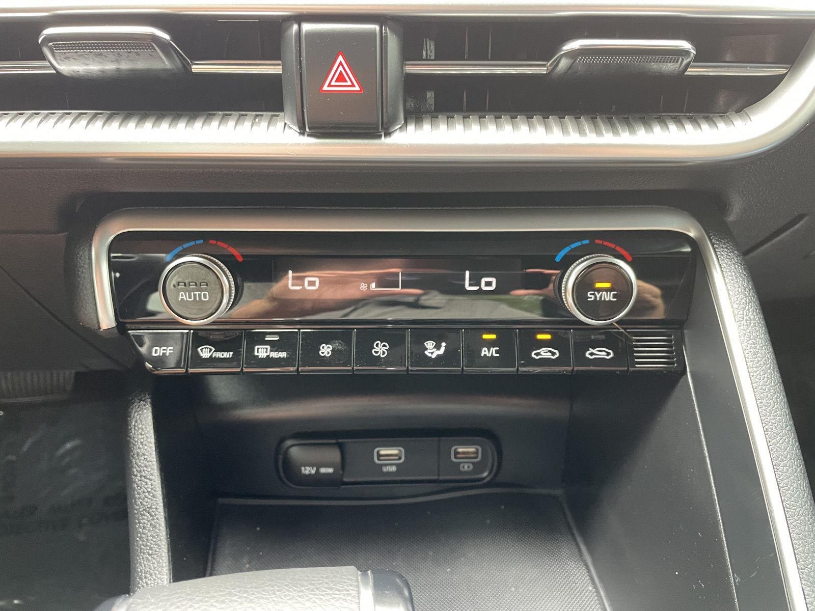 Vehicle photo 24