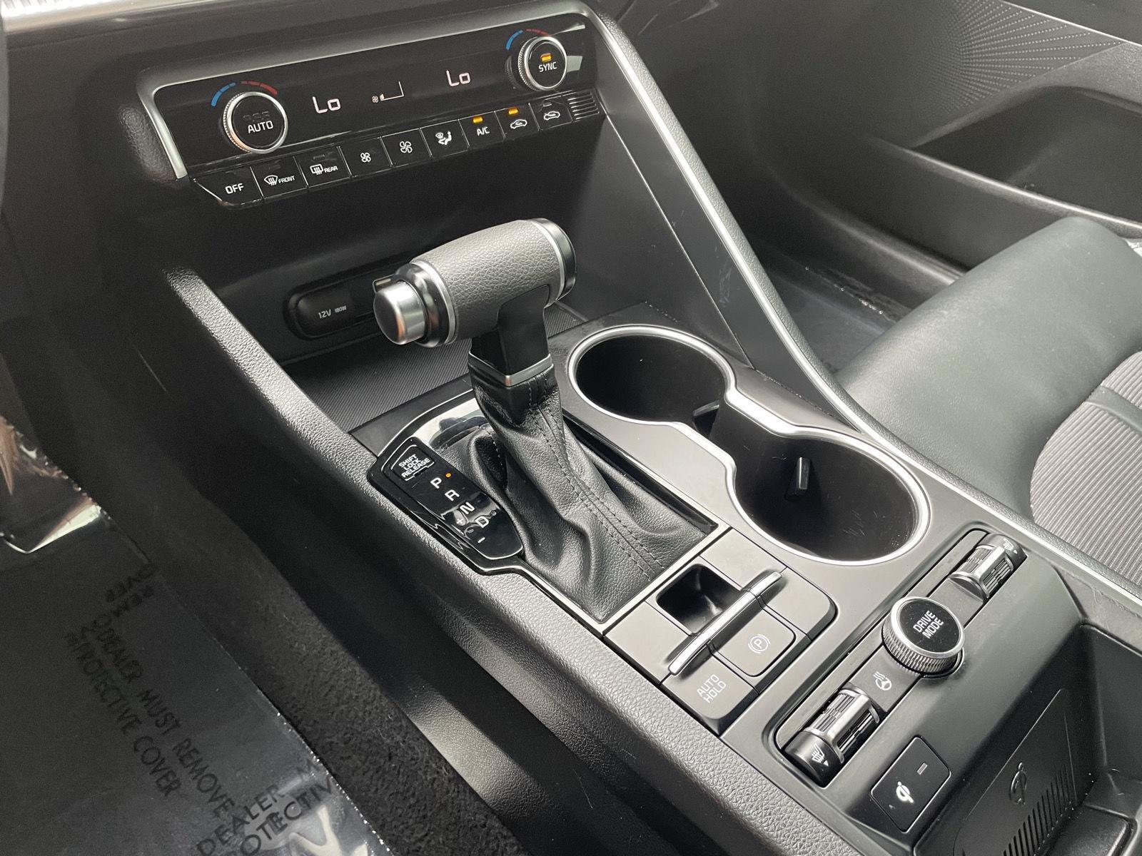 Vehicle photo 28
