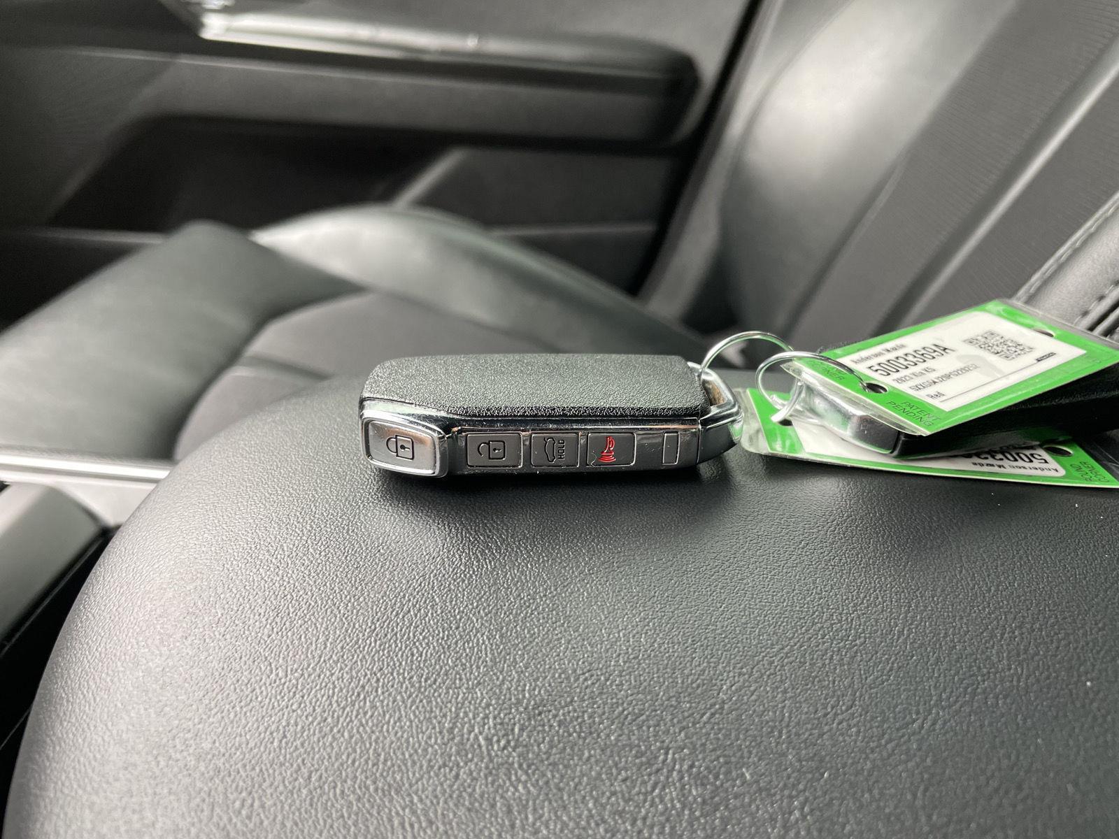 Vehicle photo 35