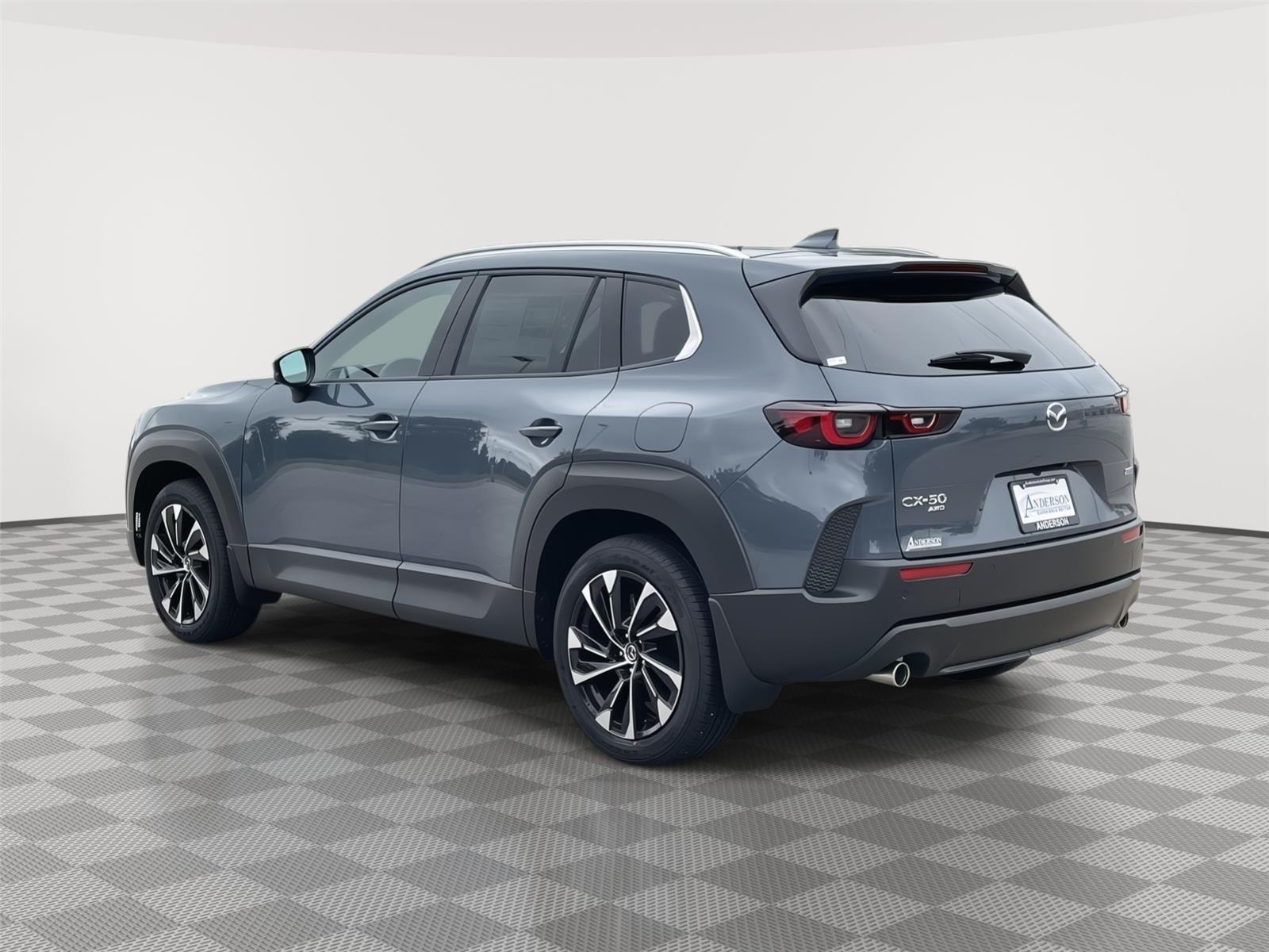 Vehicle photo 9