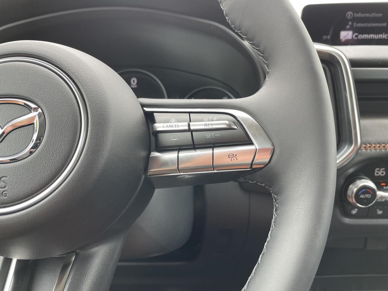Vehicle photo 13