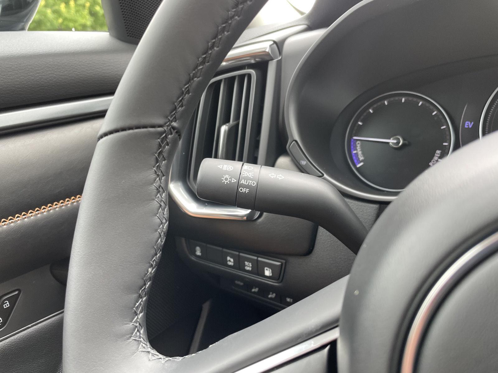 Vehicle photo 15