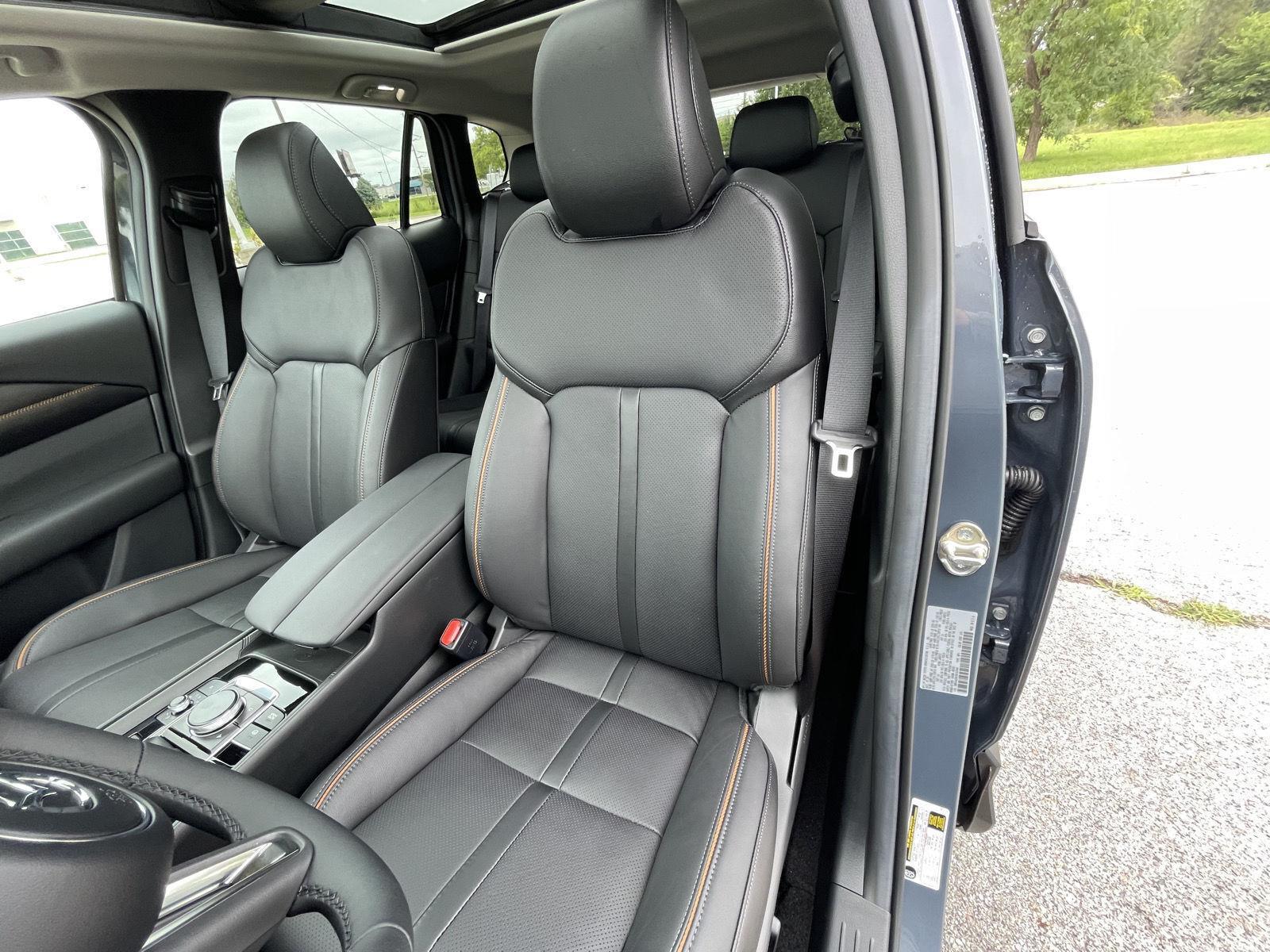 Vehicle photo 17