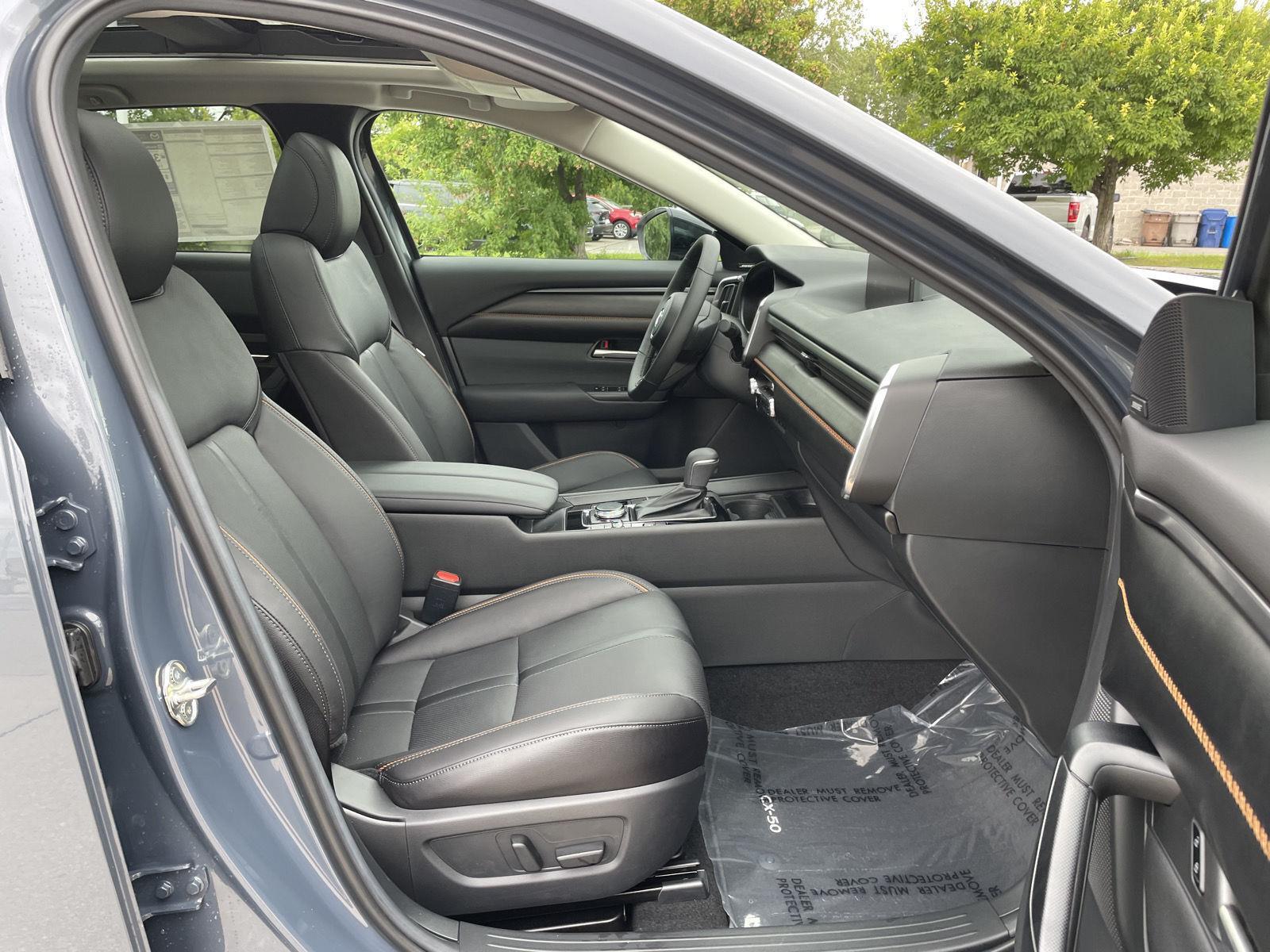 Vehicle photo 18