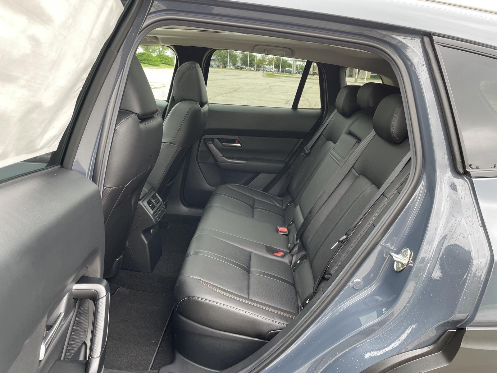 Vehicle photo 19