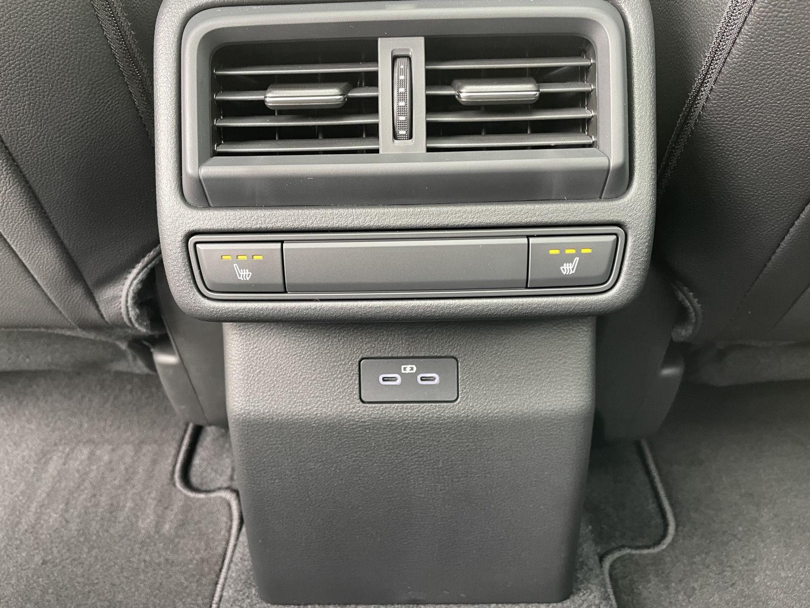 Vehicle photo 20