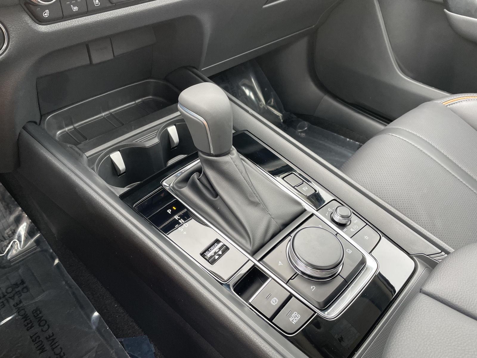 Vehicle photo 30