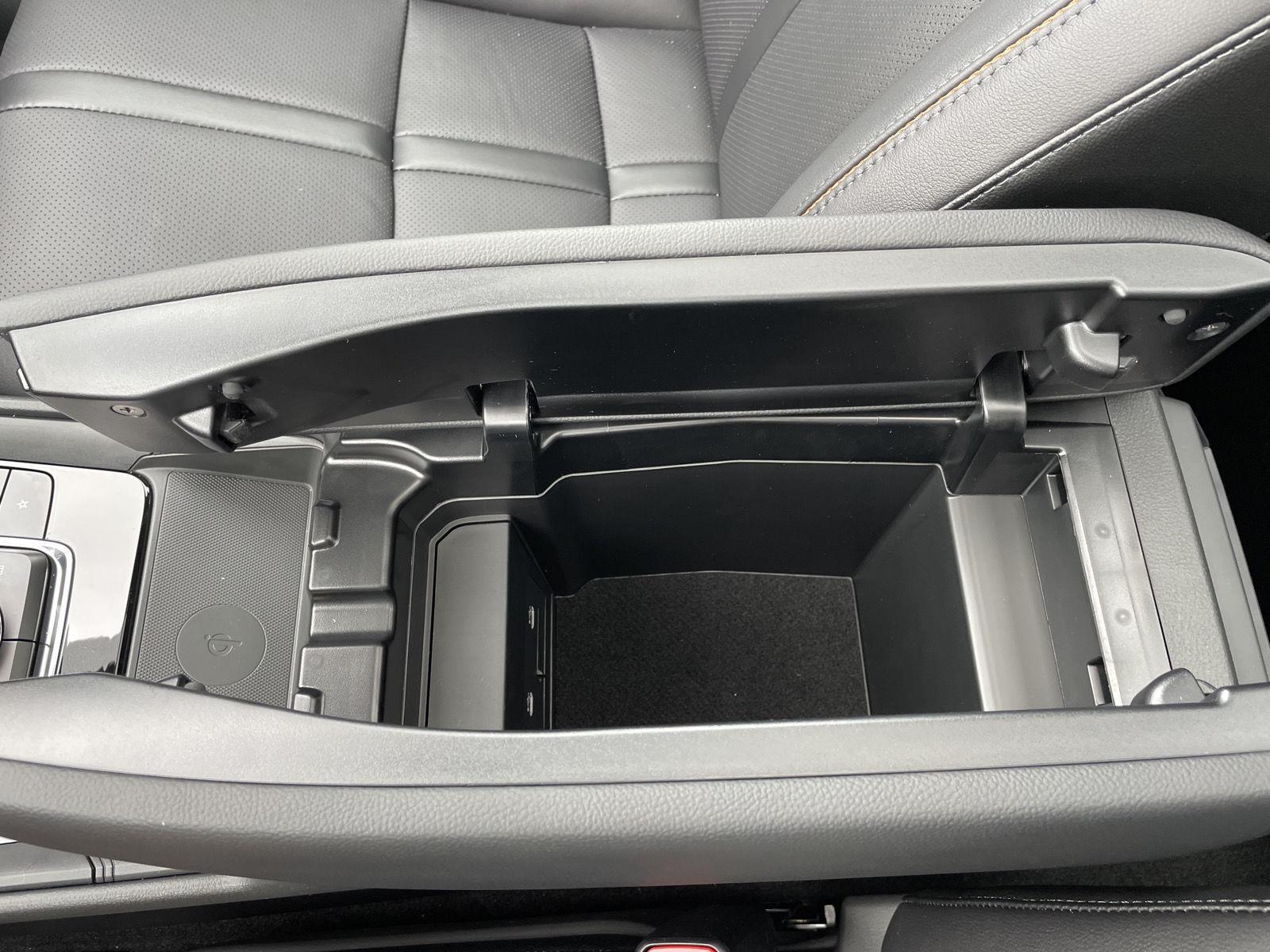 Vehicle photo 32