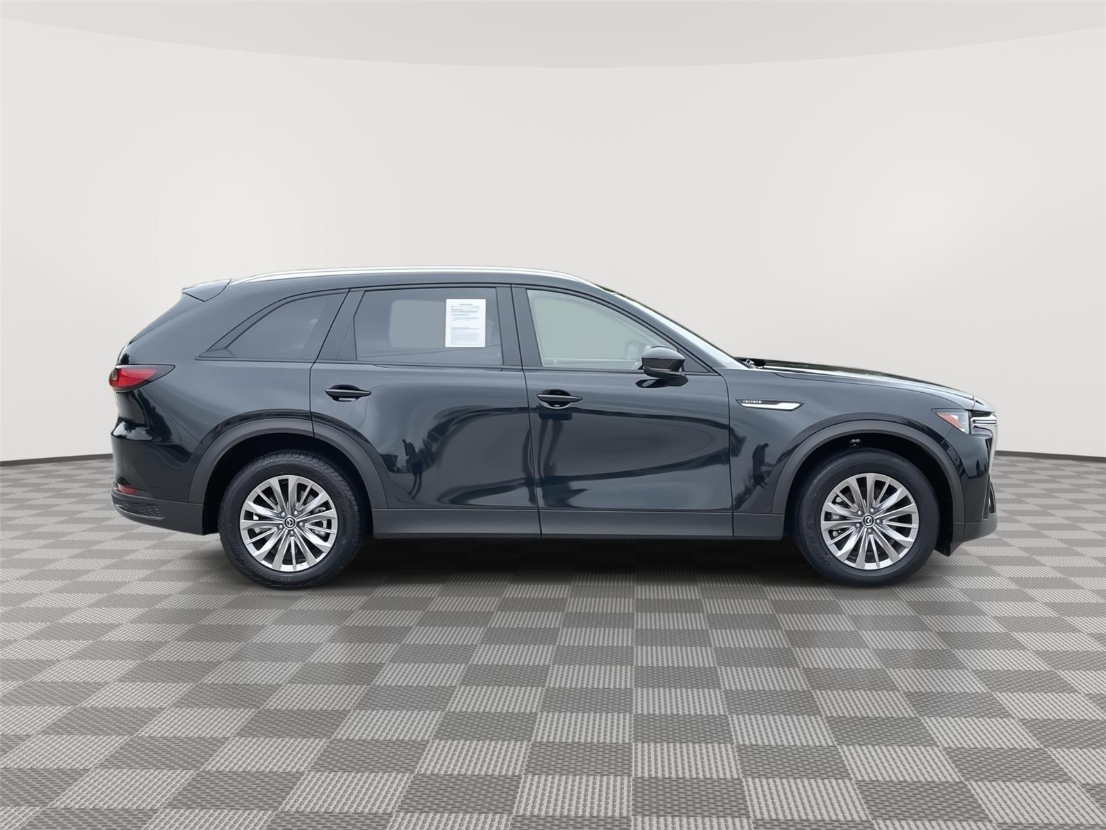 Vehicle photo 6