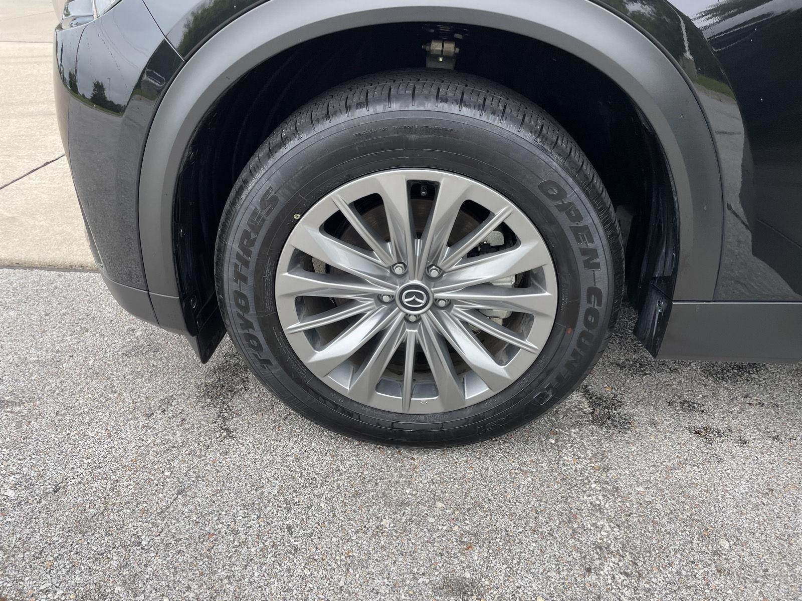 Vehicle photo 10