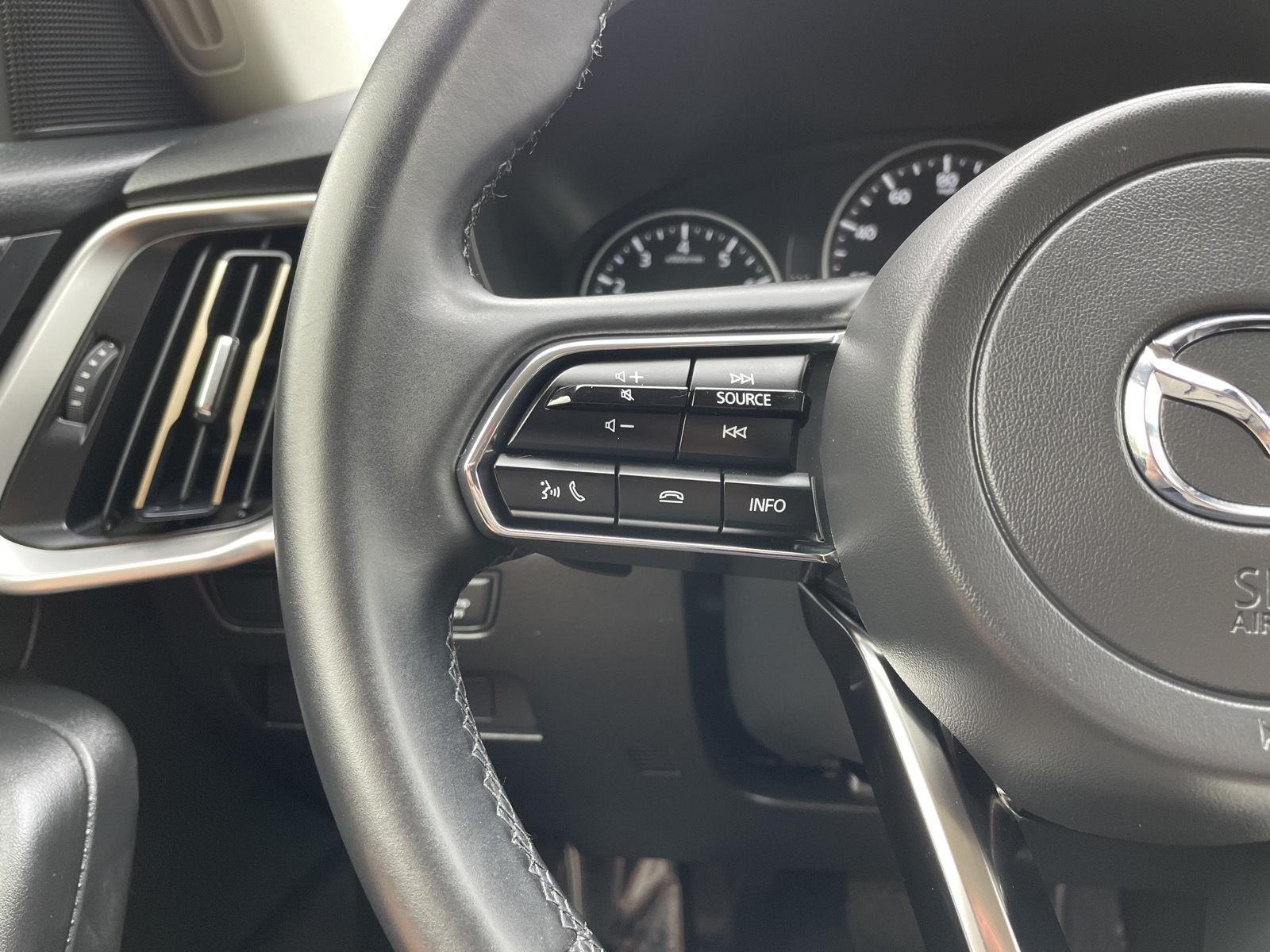 Vehicle photo 13