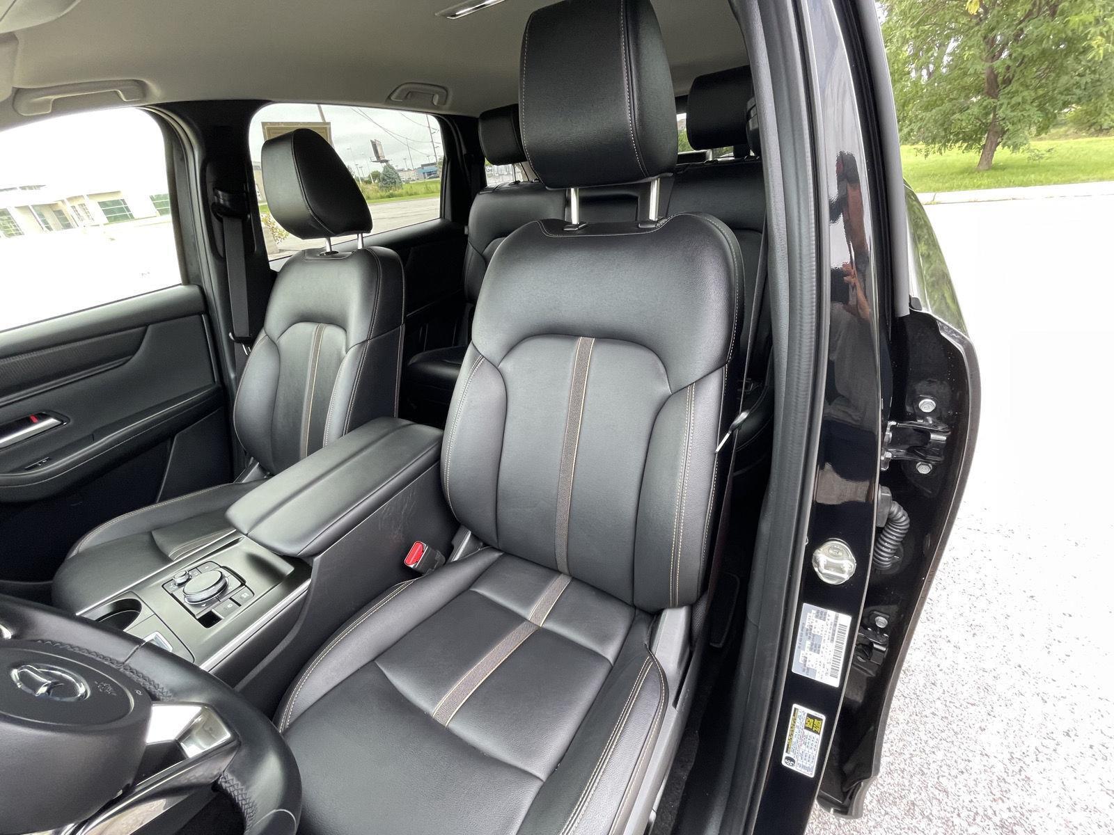 Vehicle photo 18