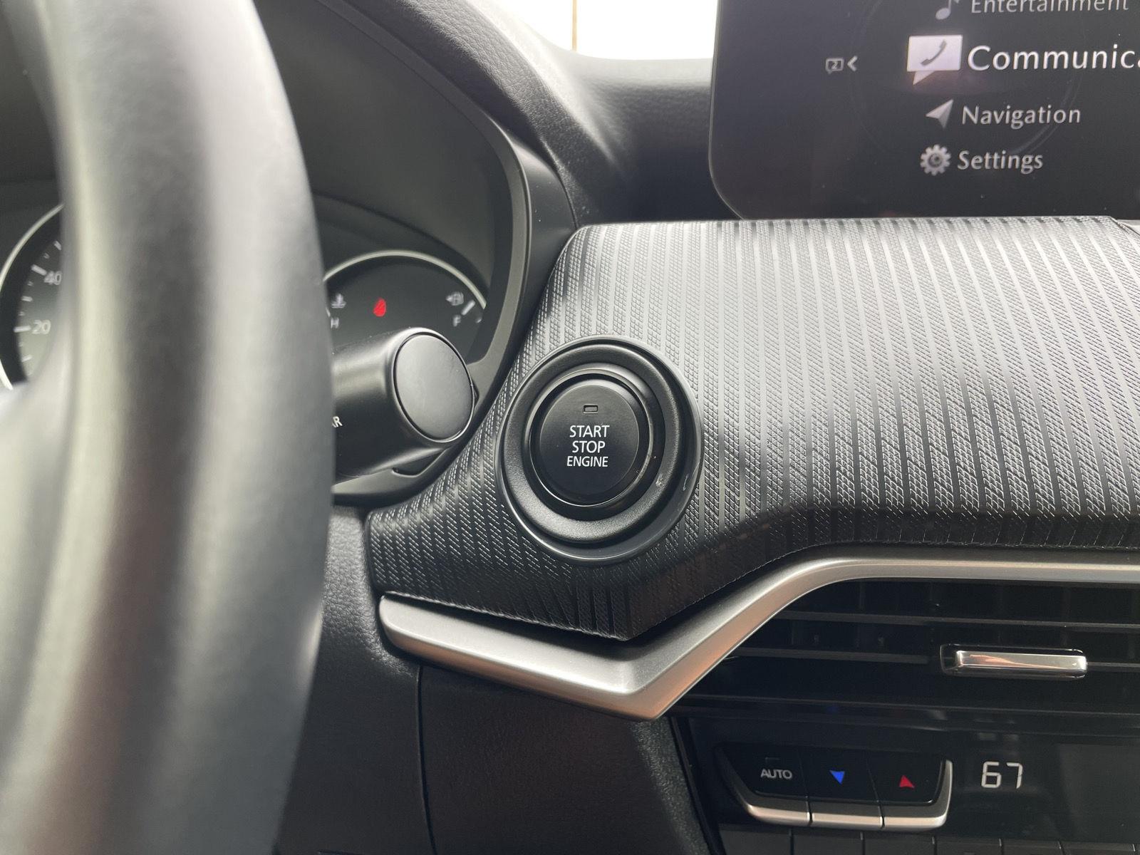 Vehicle photo 25