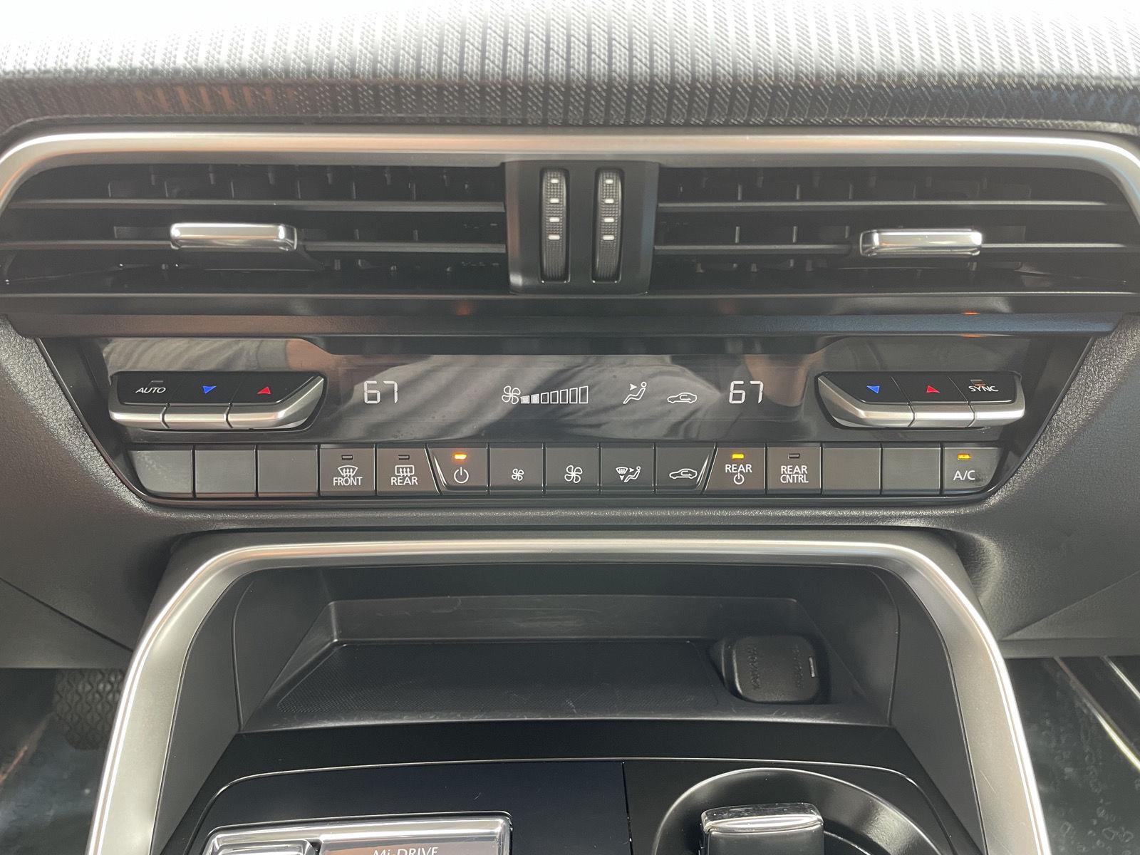 Vehicle photo 26