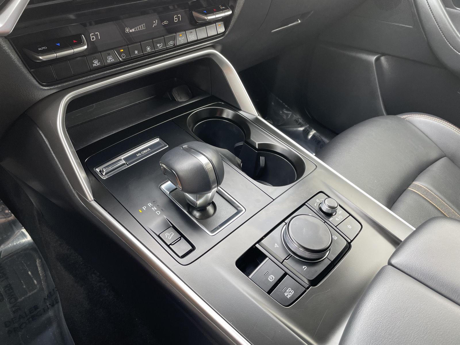 Vehicle photo 28