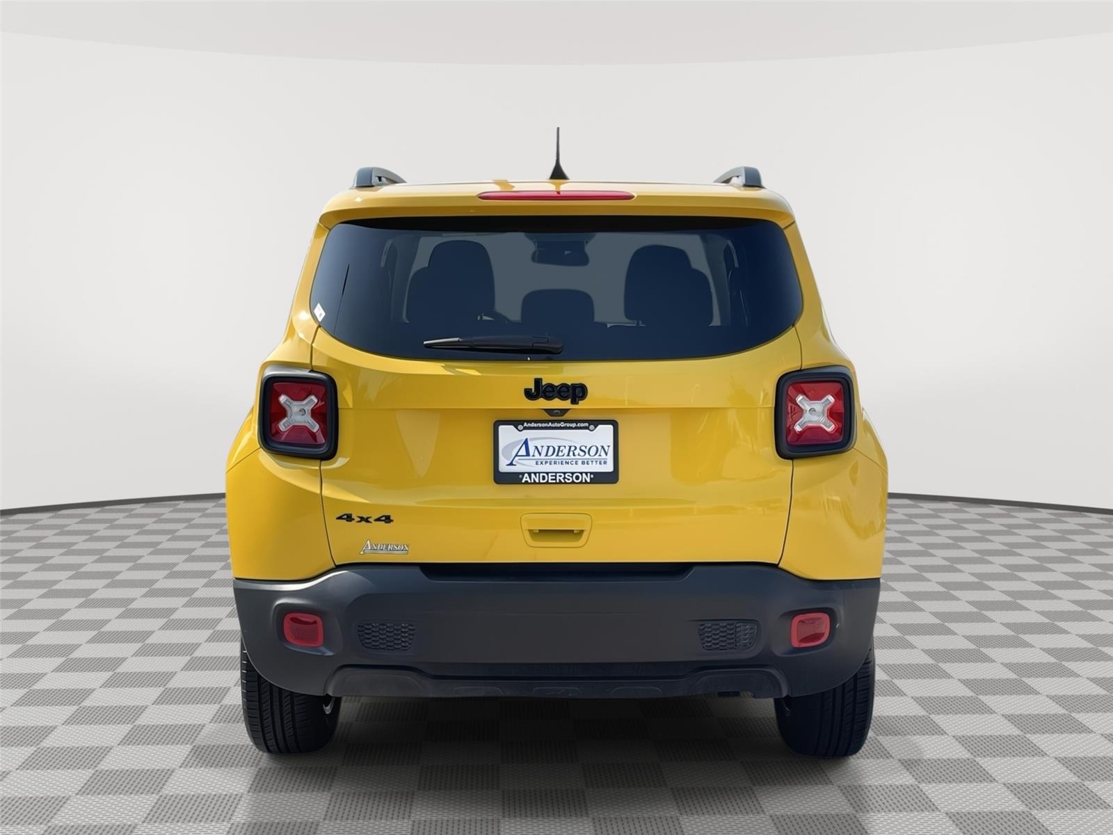 Vehicle photo 8