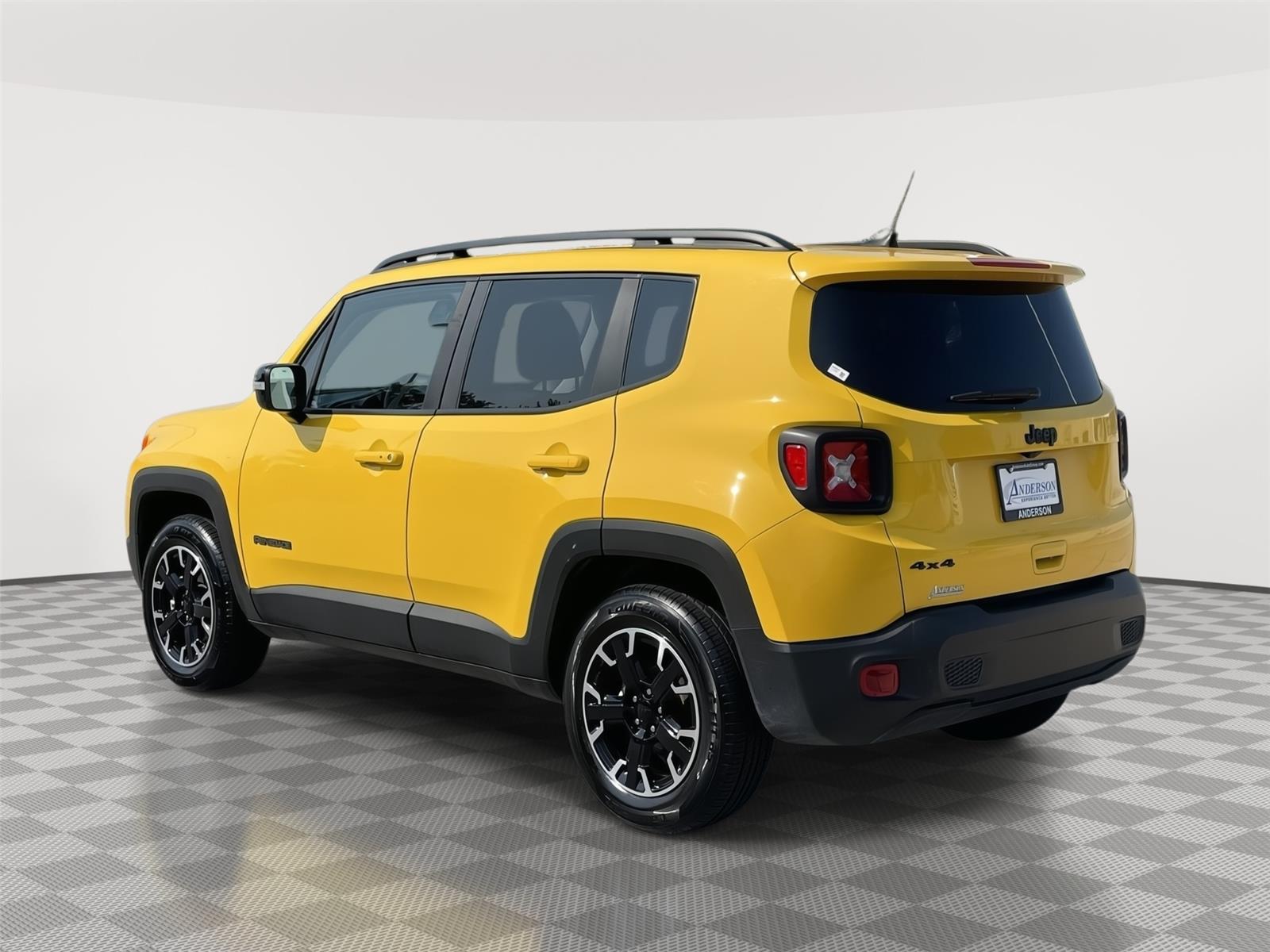 Vehicle photo 9