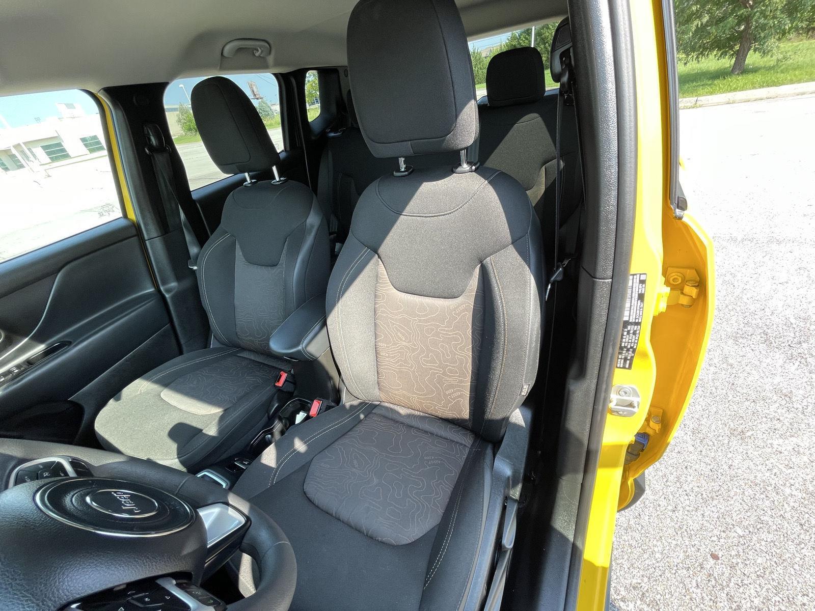 Vehicle photo 18