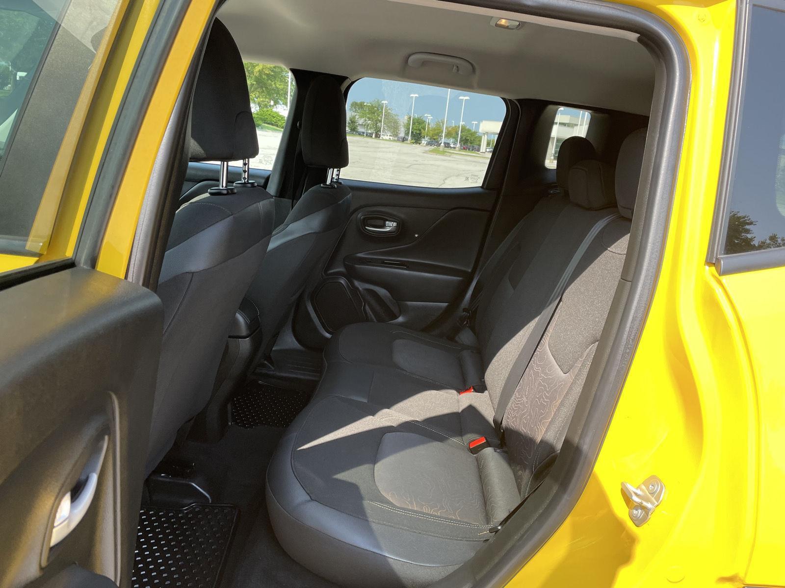 Vehicle photo 20