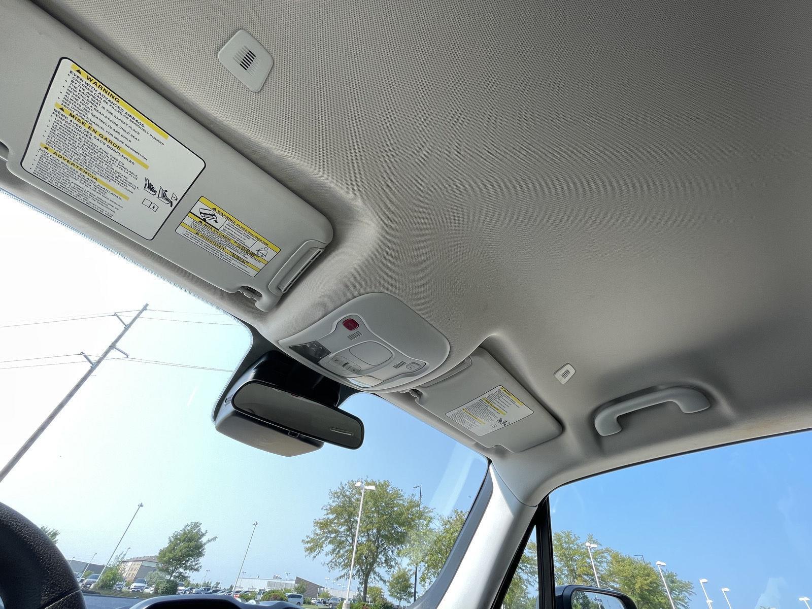 Vehicle photo 21