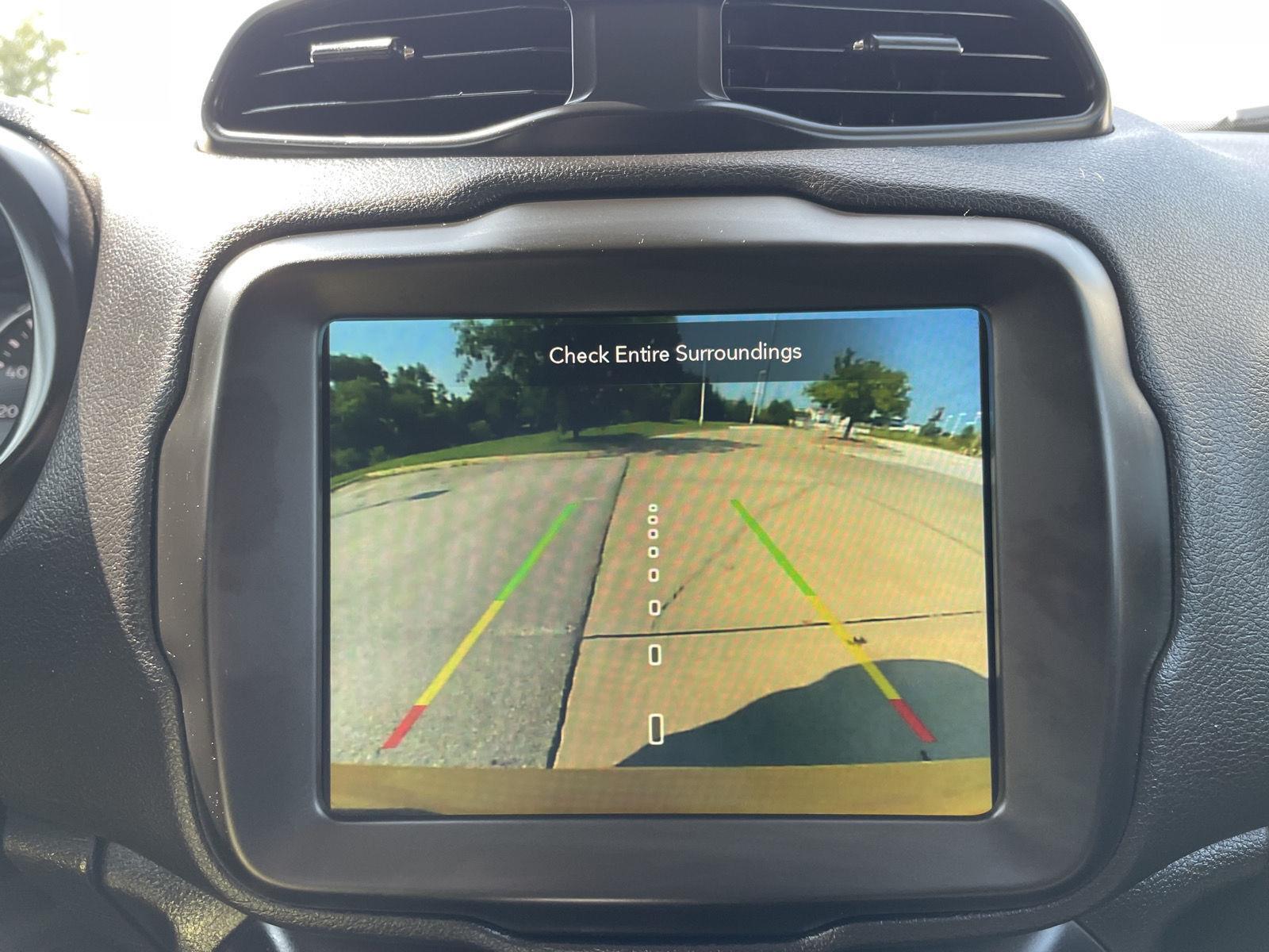 Vehicle photo 23