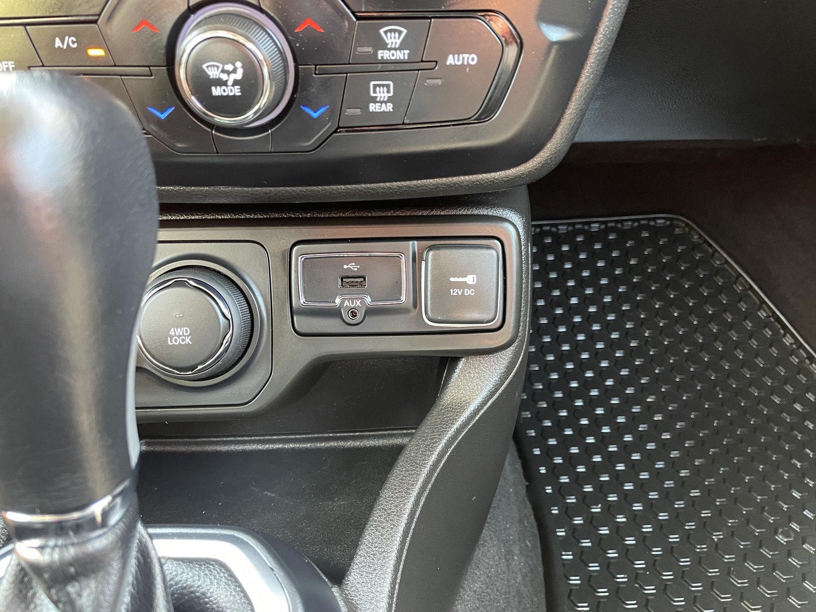 Vehicle photo 27