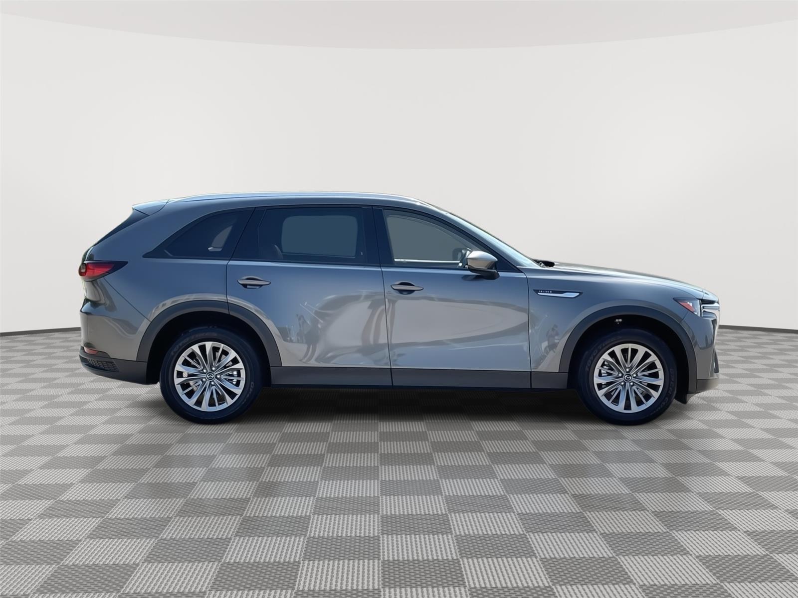 Vehicle photo 6